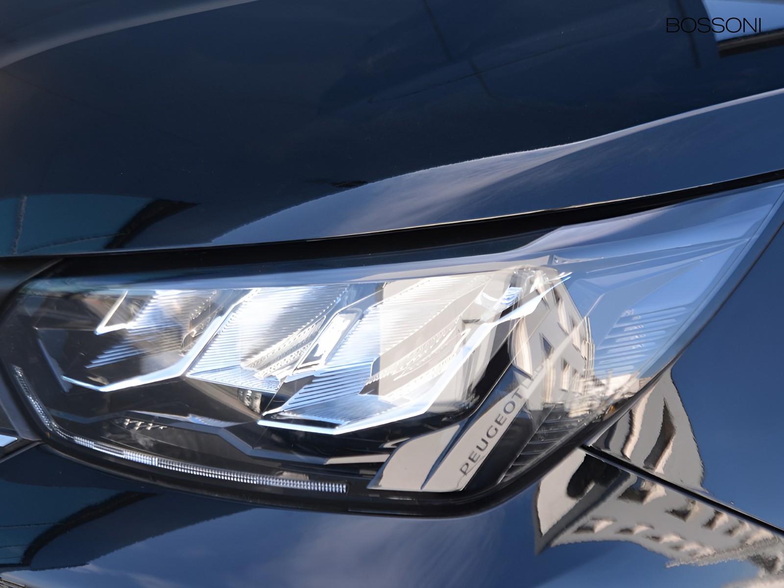 22 - Peugeot 2008 1.2 puretech 100cv allure s&s