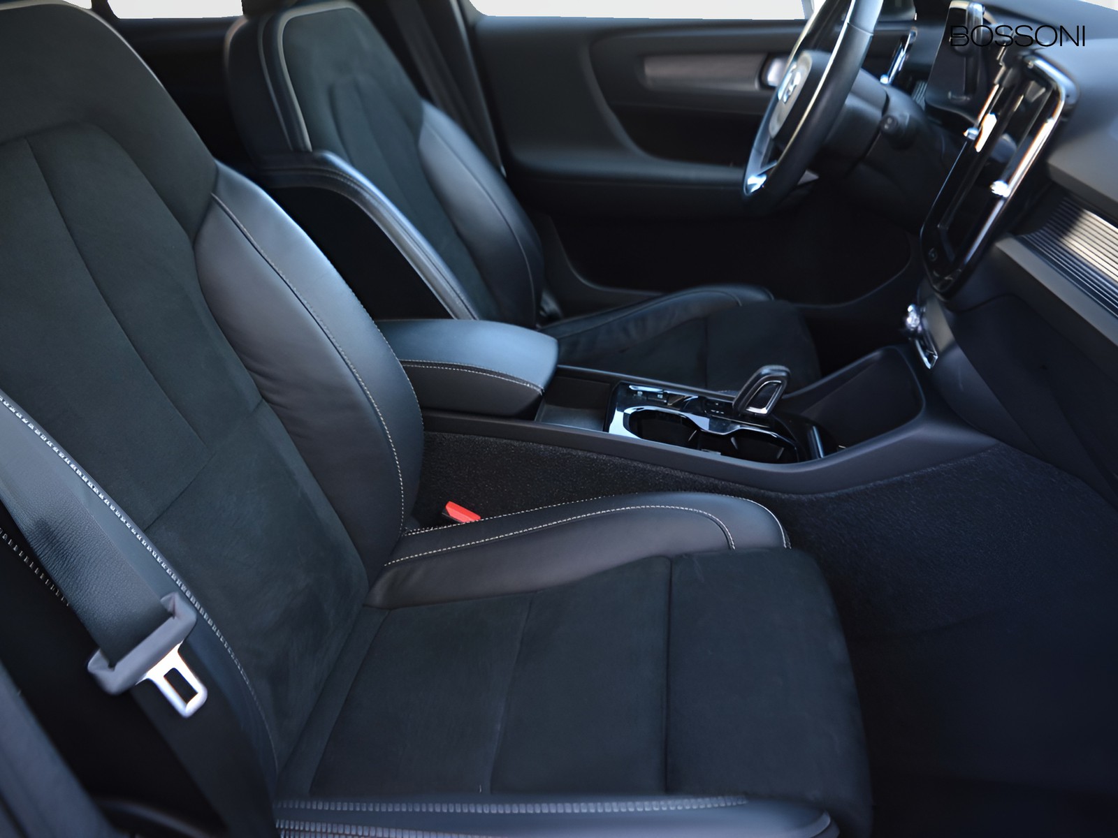 5 - Volvo XC40 1.5 t4 recharge plug-in-hybrid r-design geartronic my21