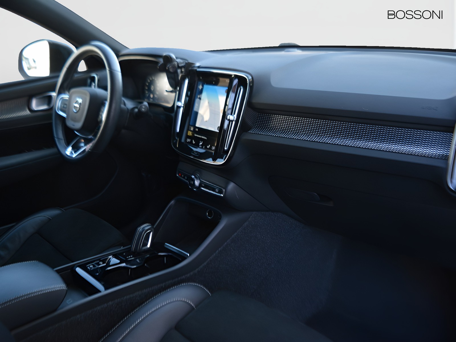 8 - Volvo XC40 1.5 t4 recharge plug-in-hybrid r-design geartronic my21