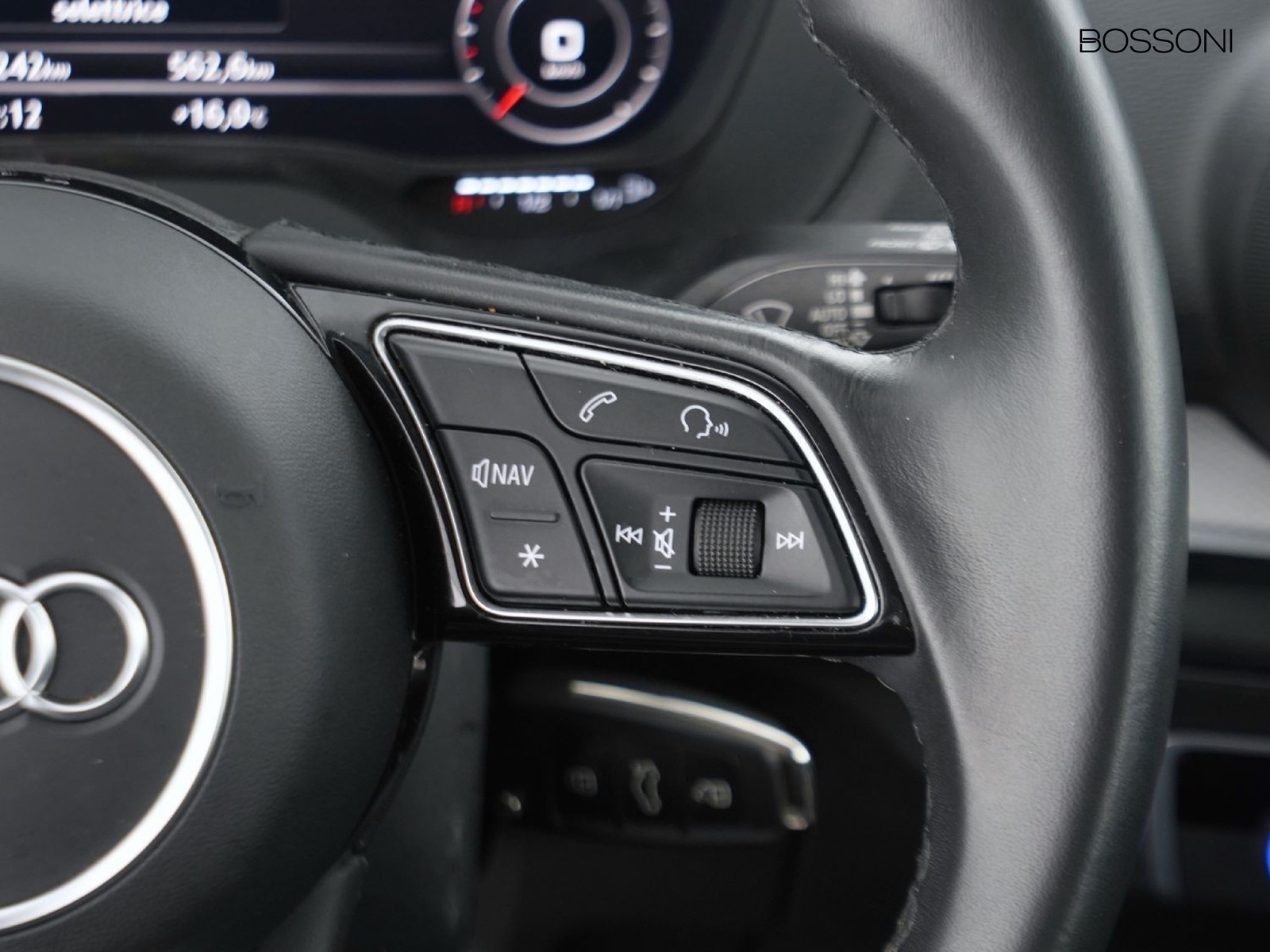 9 - Audi Q2 35 2.0 tdi admired advanced s tronic