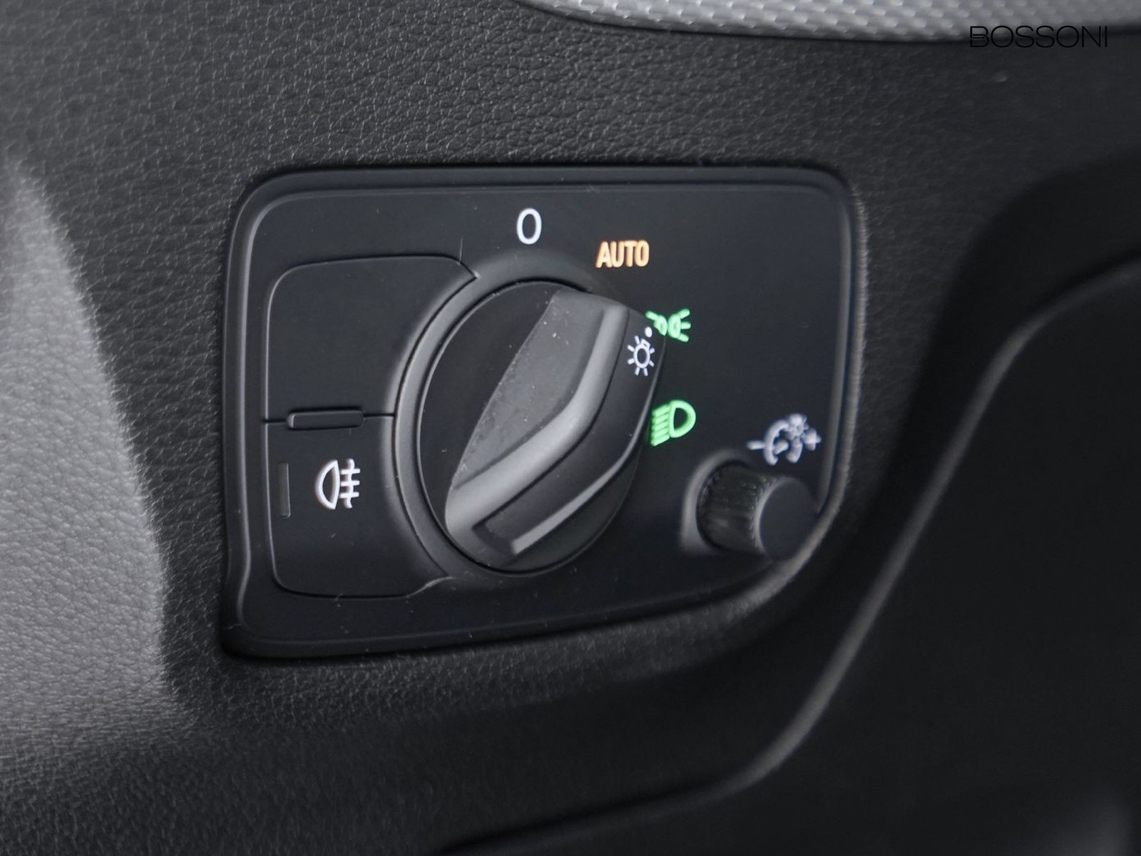 11 - Audi Q2 35 2.0 tdi admired advanced s tronic