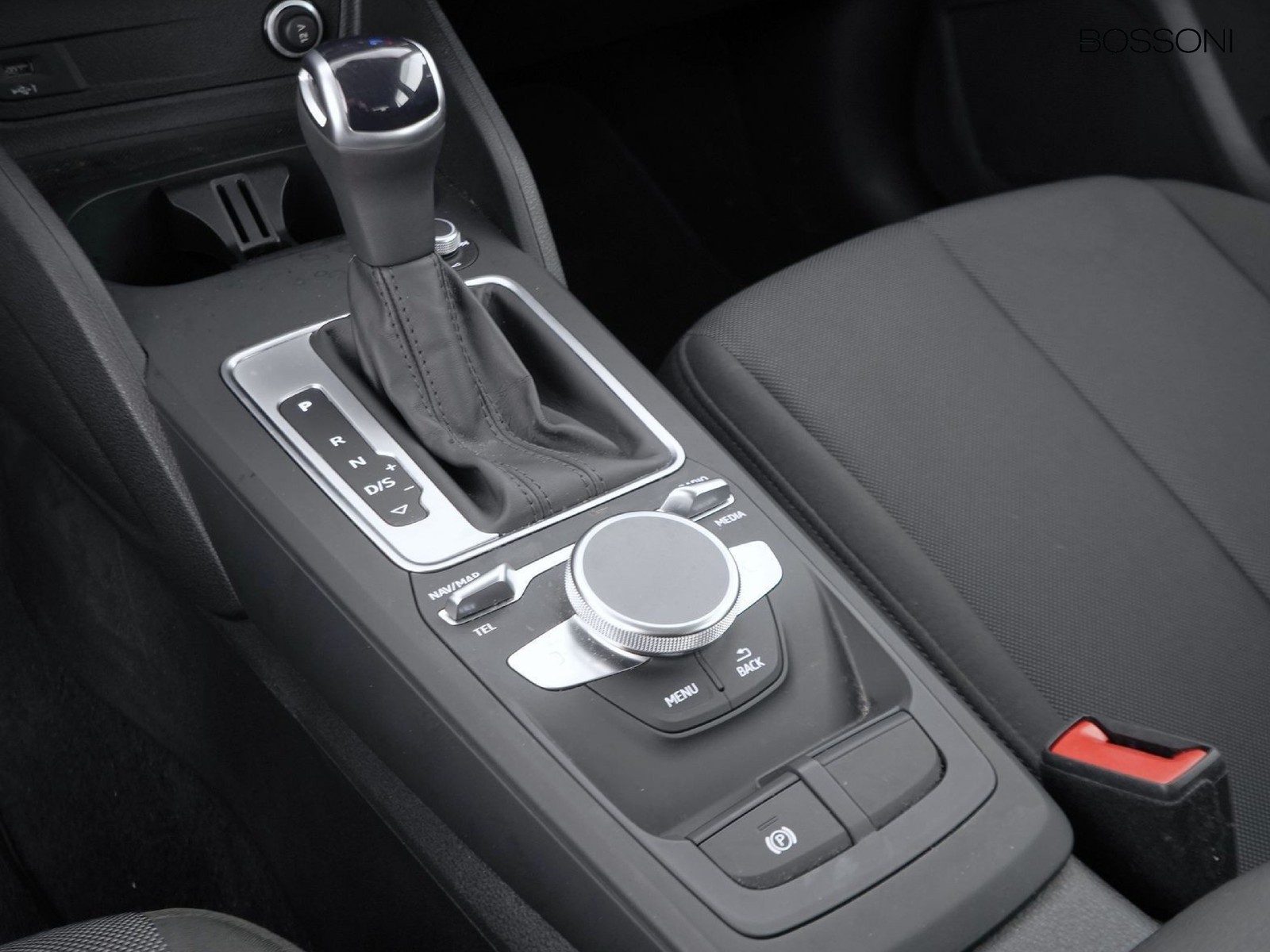 22 - Audi Q2 35 2.0 tdi admired advanced s tronic