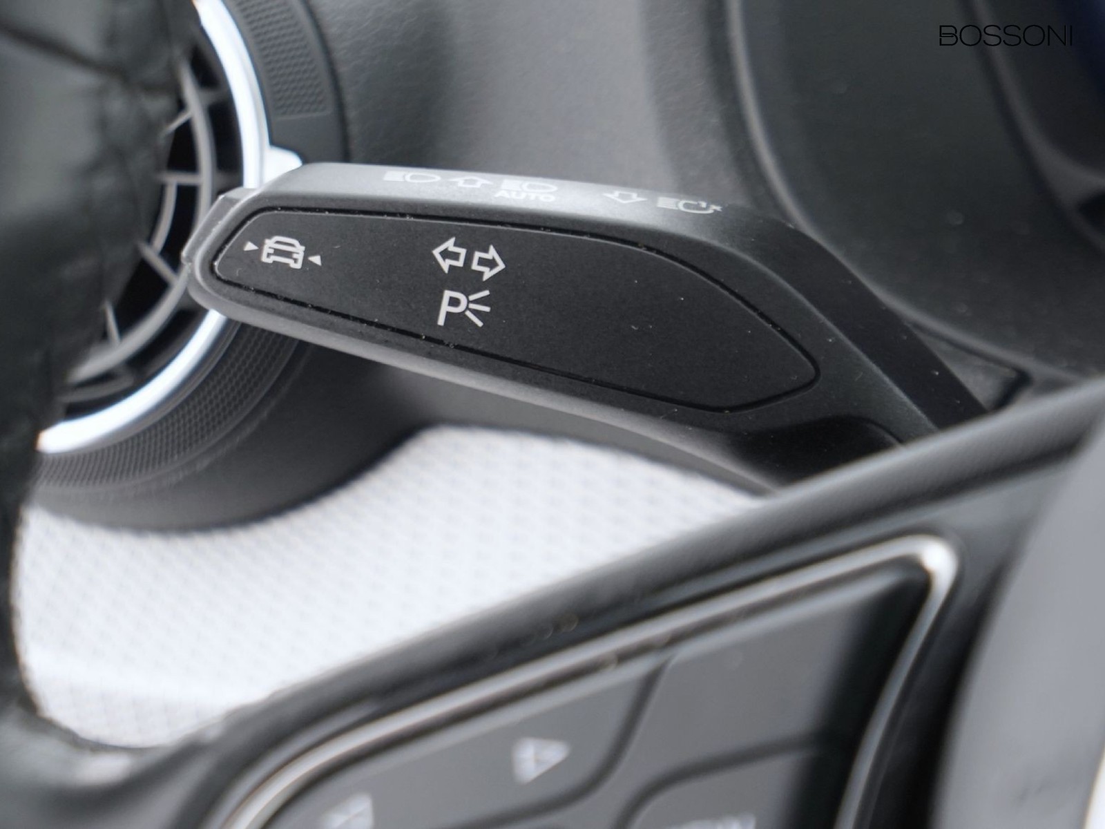 24 - Audi Q2 35 2.0 tdi admired advanced s tronic