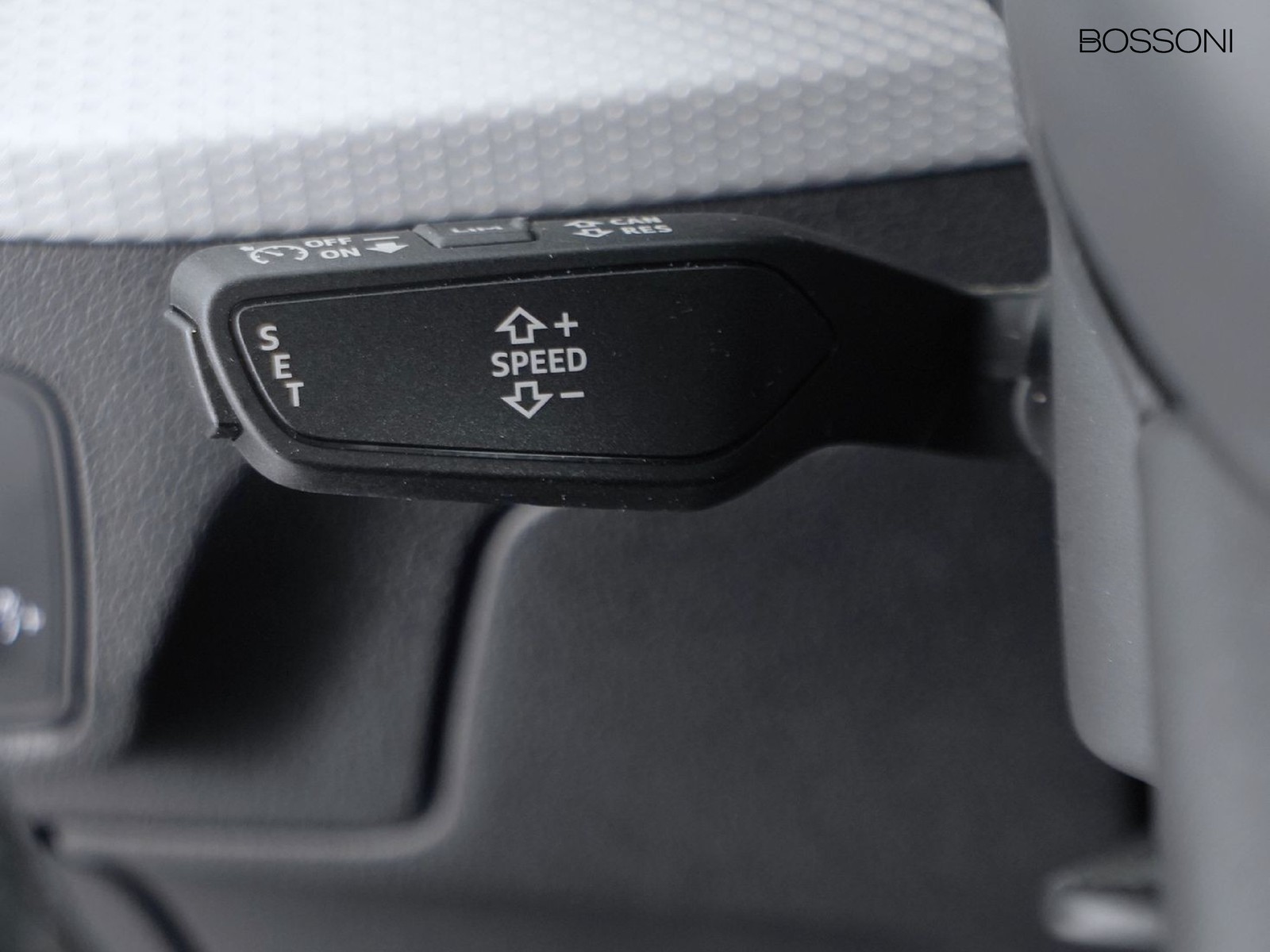 26 - Audi Q2 35 2.0 tdi admired advanced s tronic