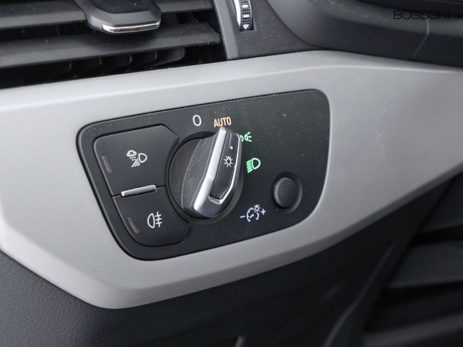 11 - Audi A4 avant 35 2.0 tdi mhev 163cv business advanced s tronic