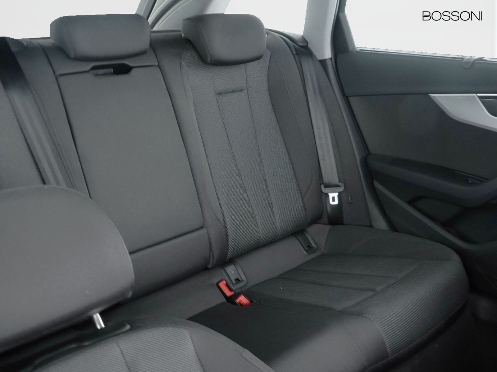 21 - Audi A4 avant 35 2.0 tdi mhev 163cv business advanced s tronic