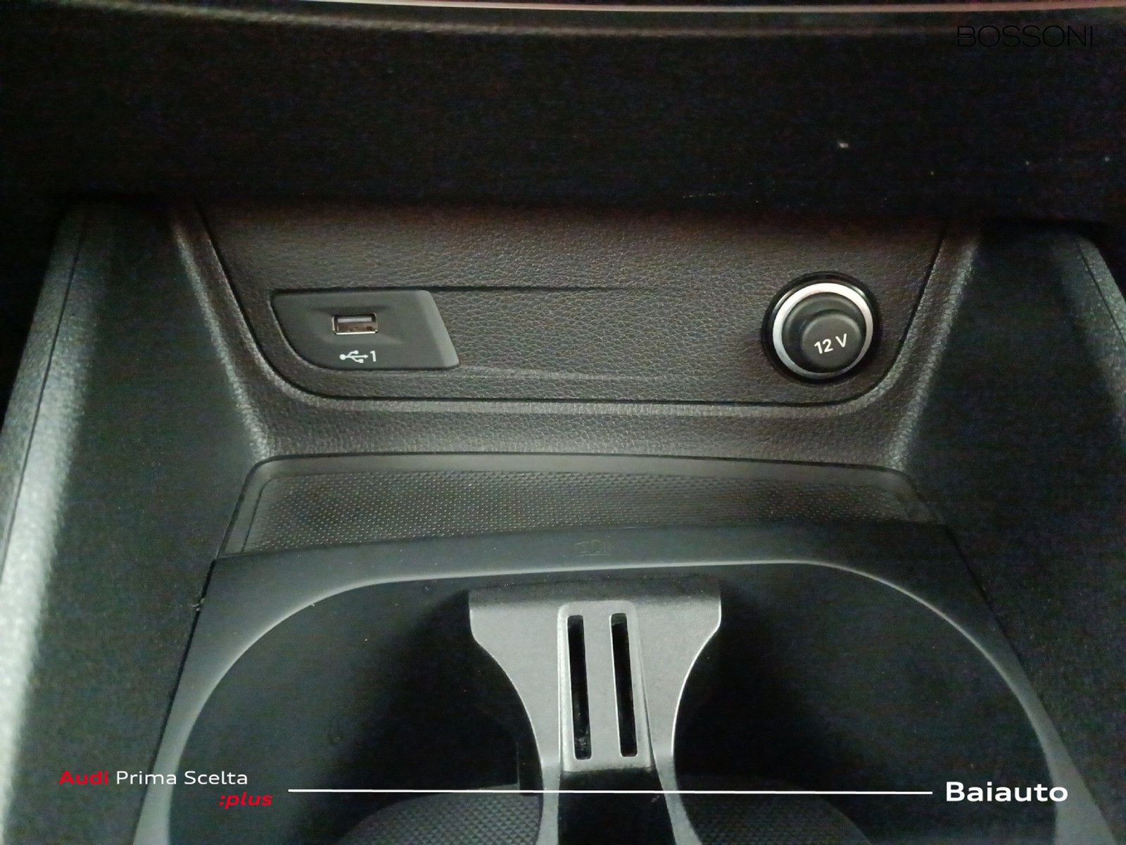 12 - Audi Q2 30 2.0 tdi business s tronic