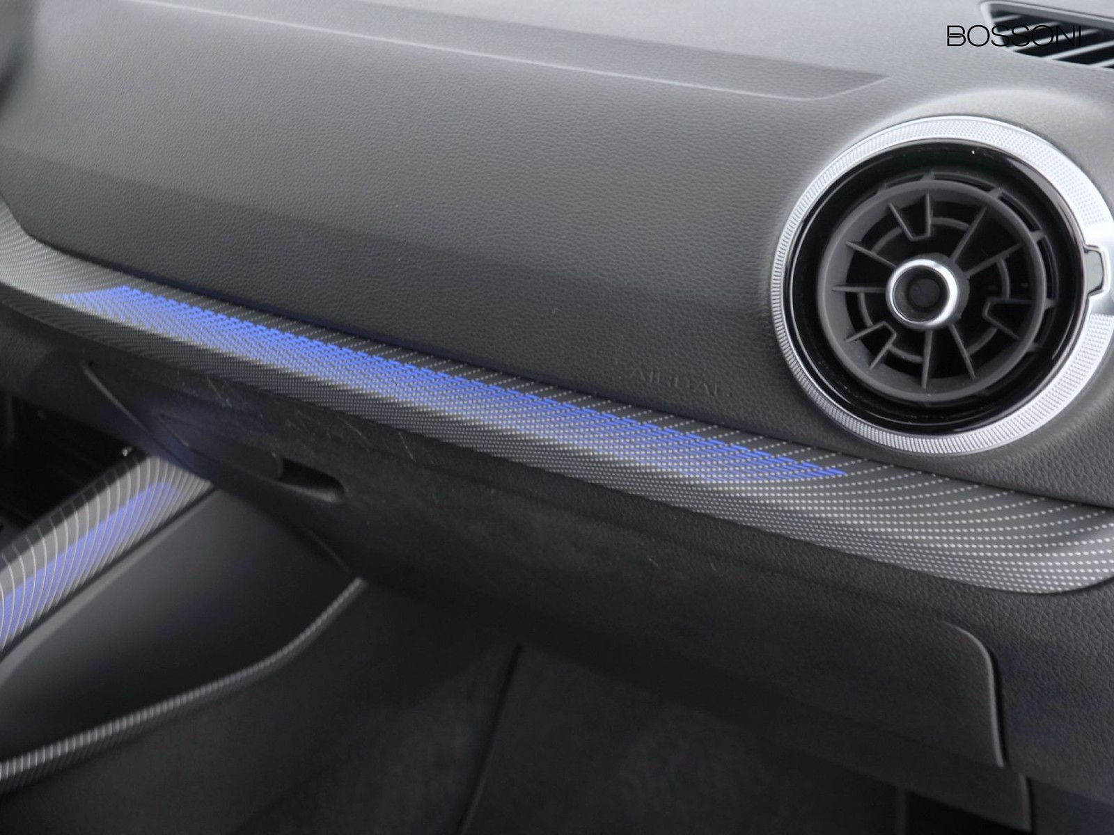 18 - Audi Q2 35 2.0 tdi identity black s tronic