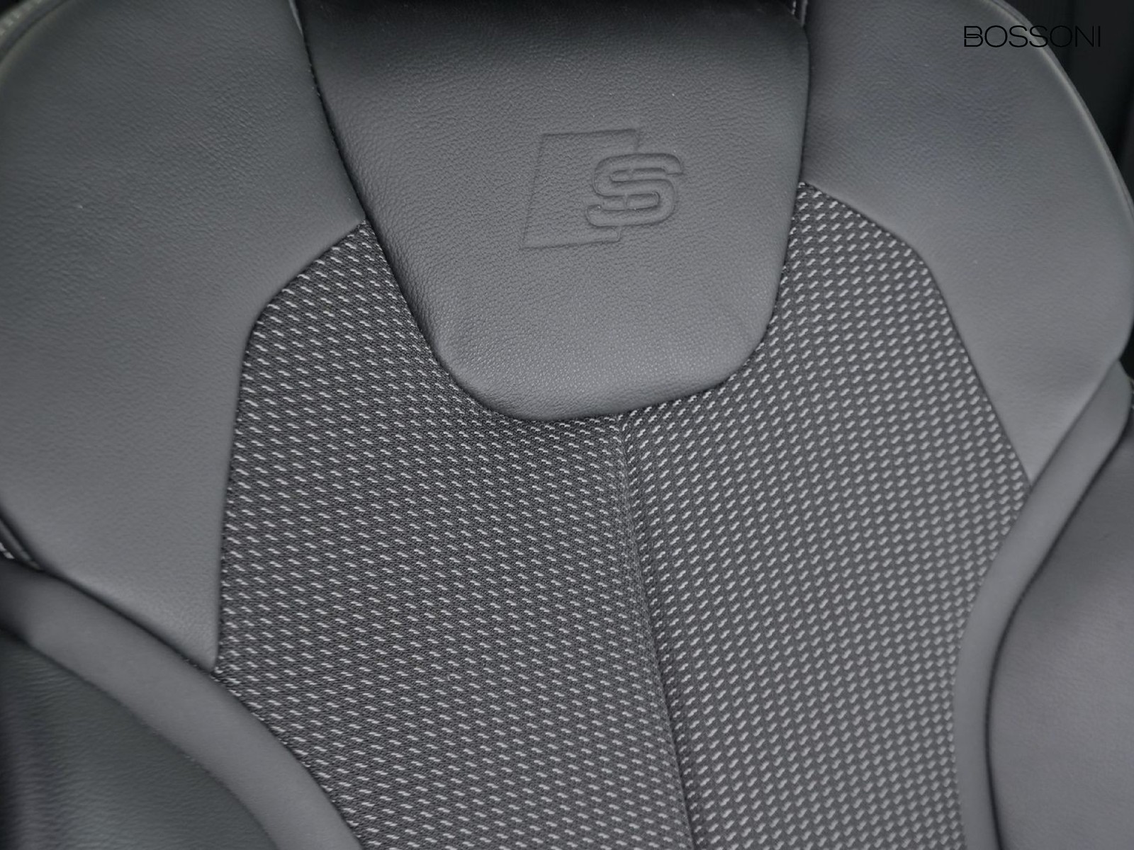 20 - Audi Q2 35 2.0 tdi identity black s tronic