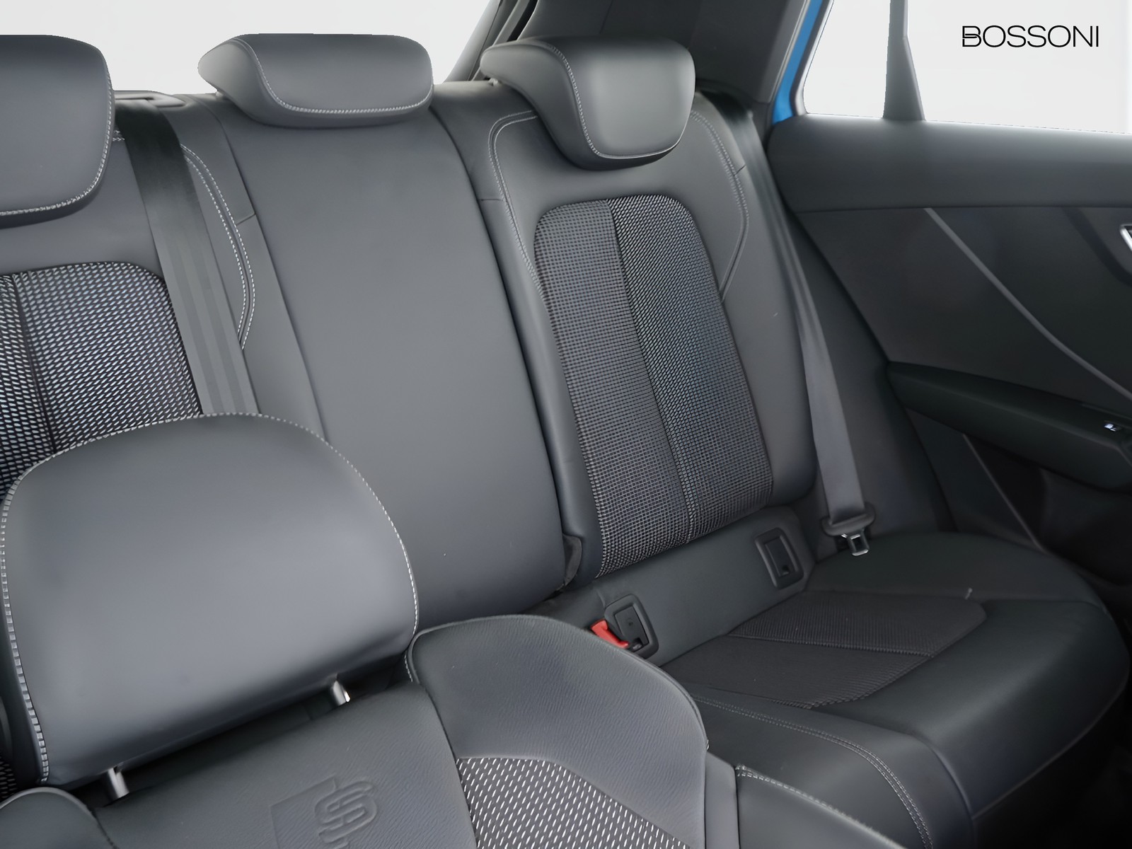 21 - Audi Q2 35 2.0 tdi identity black s tronic