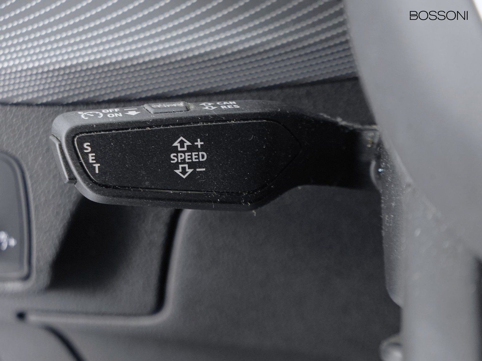 24 - Audi Q2 35 2.0 tdi identity black s tronic