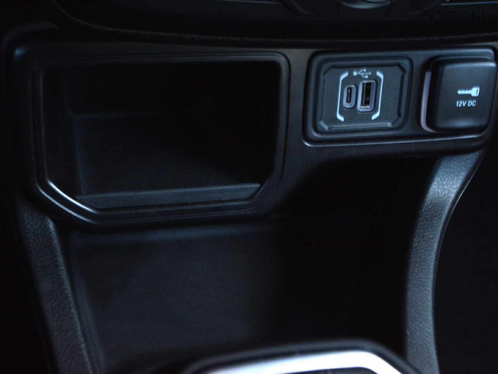 17 - Jeep Renegade 1.5 turbo t4 mhev summit 2wd