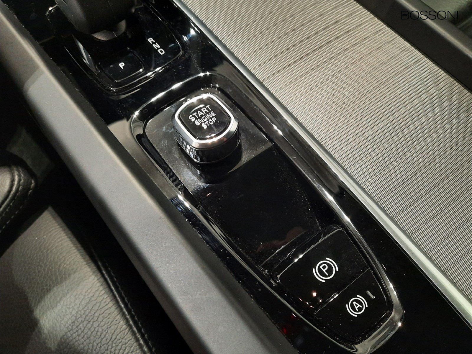 15 - Volvo XC60 2.0 b4 plus bright automatico