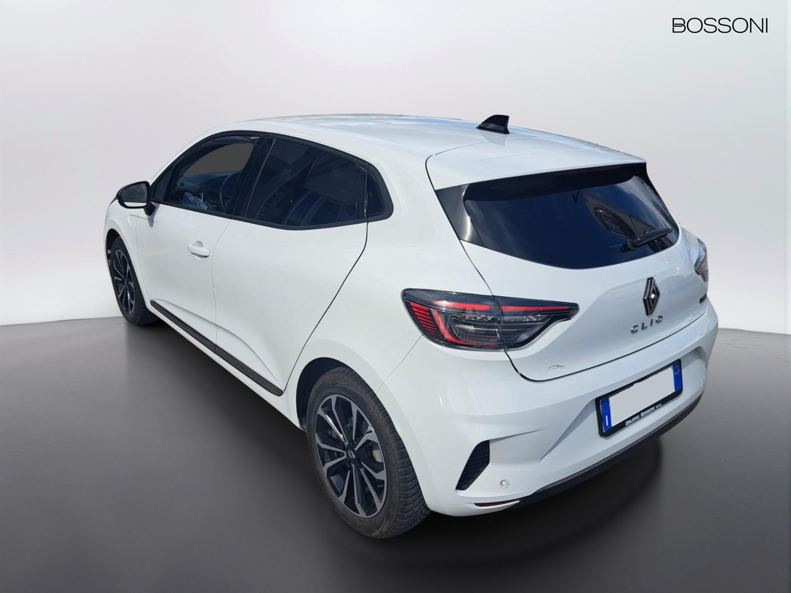 4 - Renault Clio 1.6 e-tech full hybrid techno 145cv