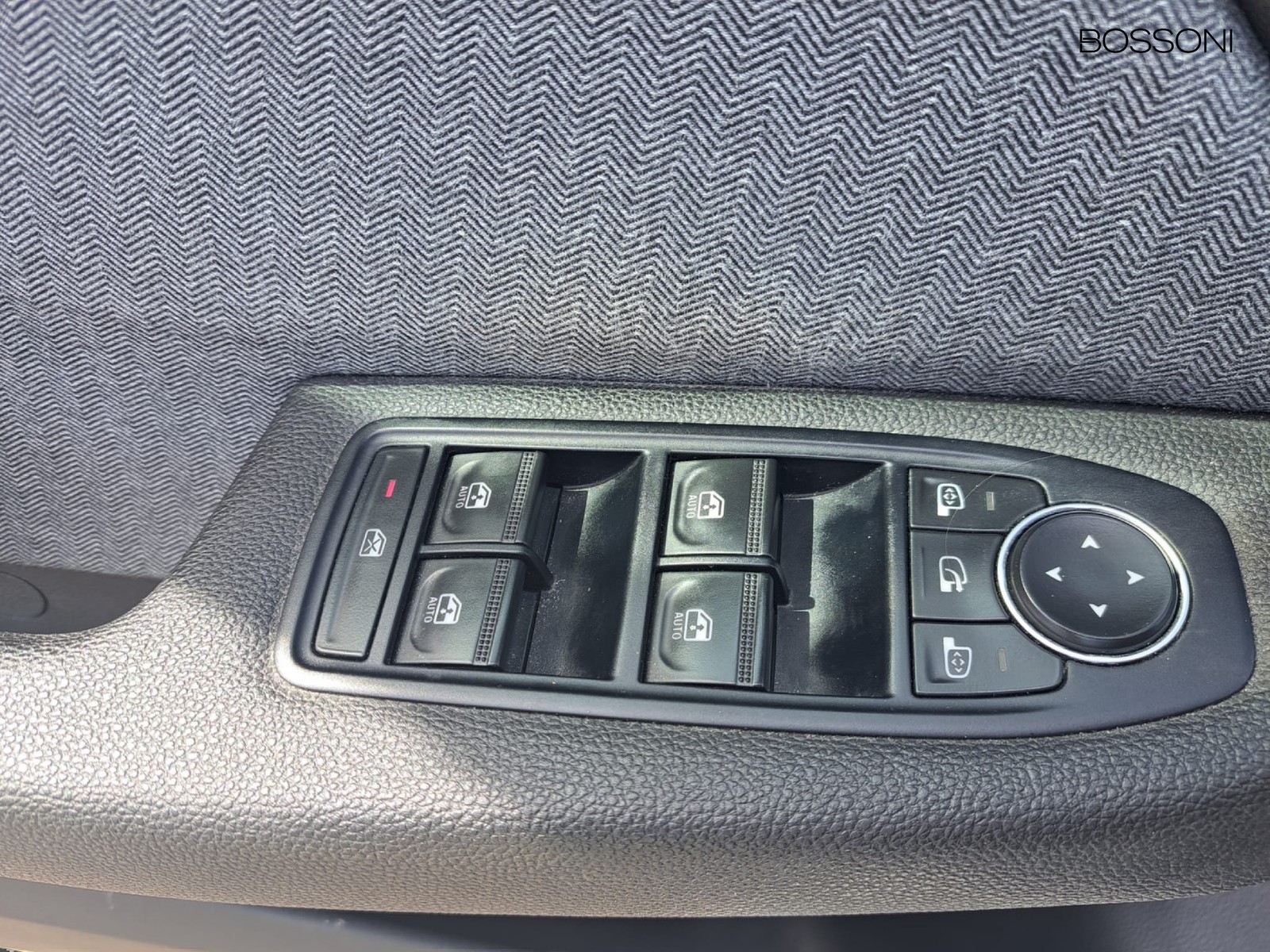 14 - Renault Clio 1.6 e-tech full hybrid techno 145cv