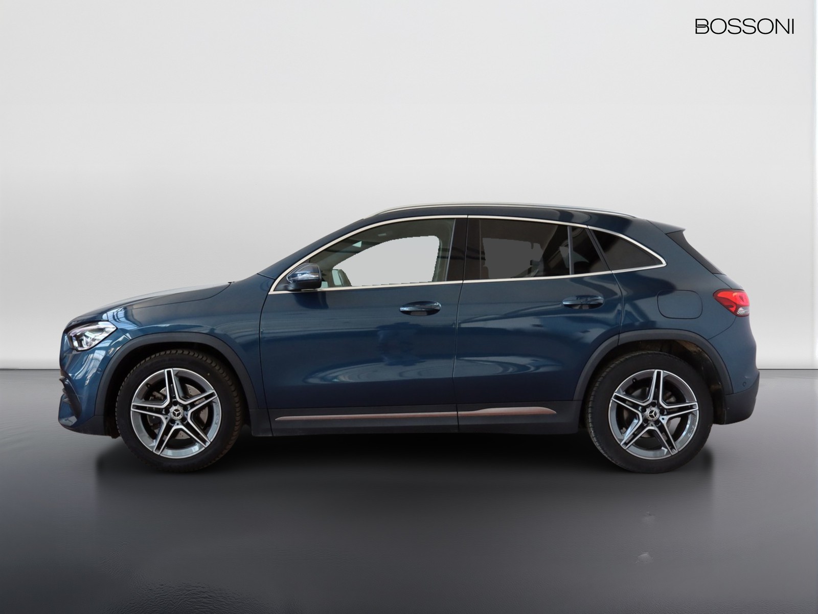 3 - Mercedes GLA 200 d premium 8g-dct