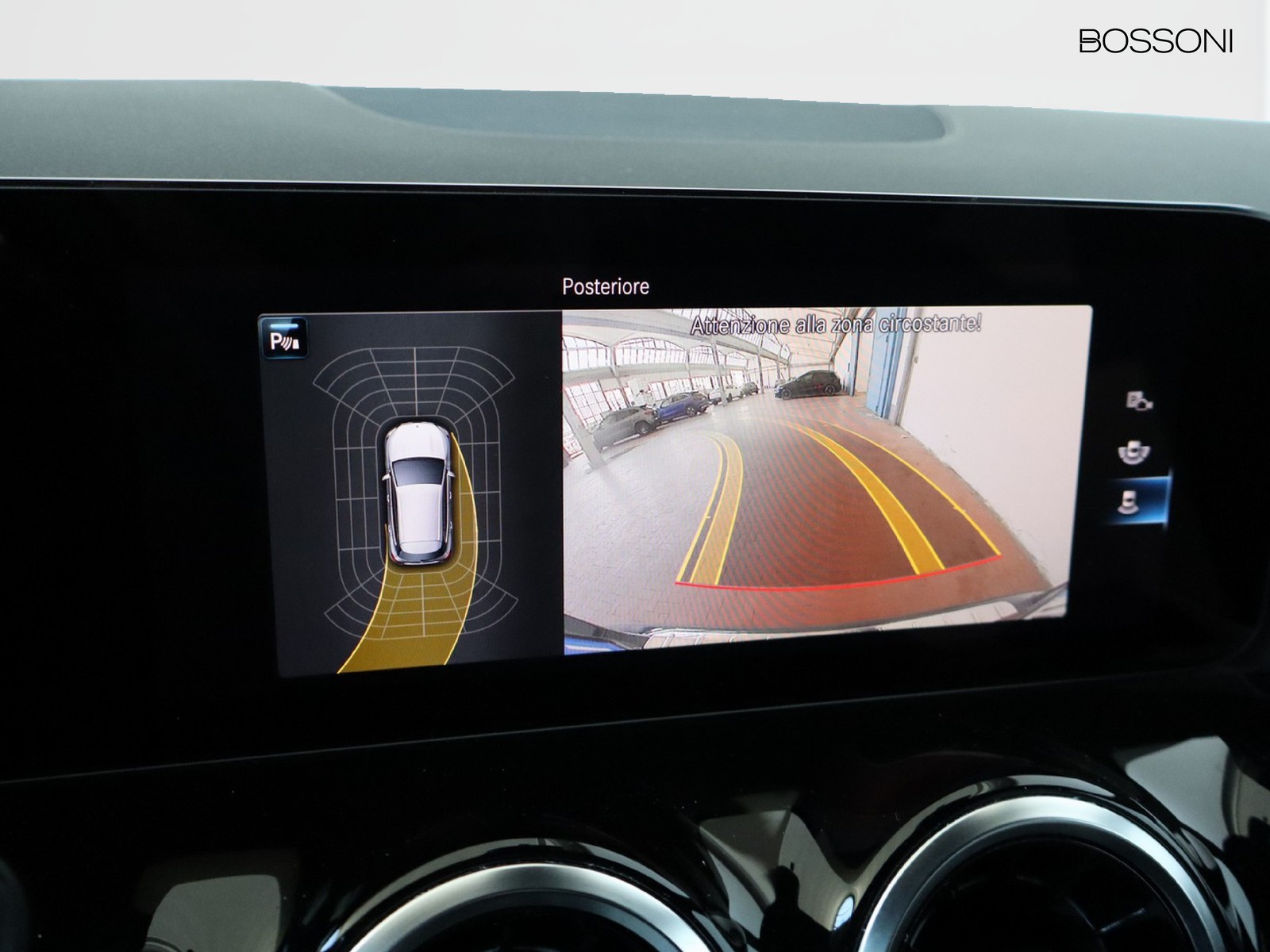 11 - Mercedes GLA 200 d premium 8g-dct