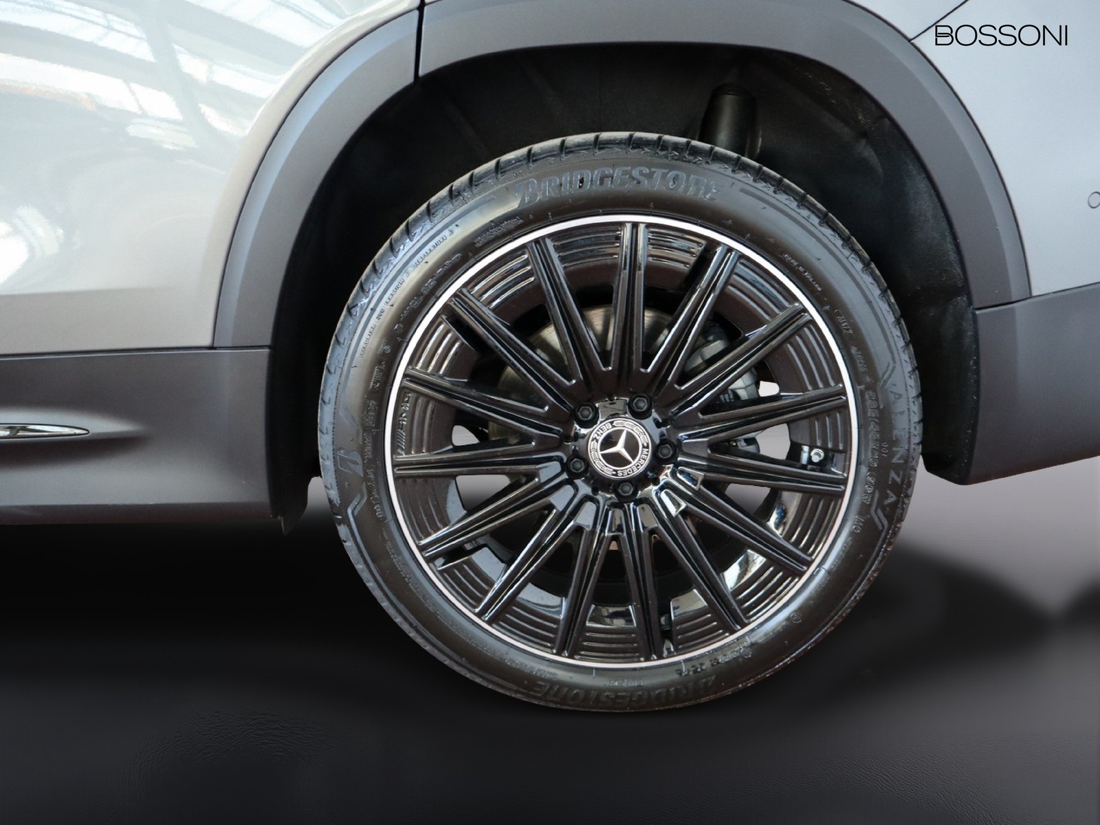 4 - Mercedes GLB 250 amg line premium plus 4matic 8g-dct