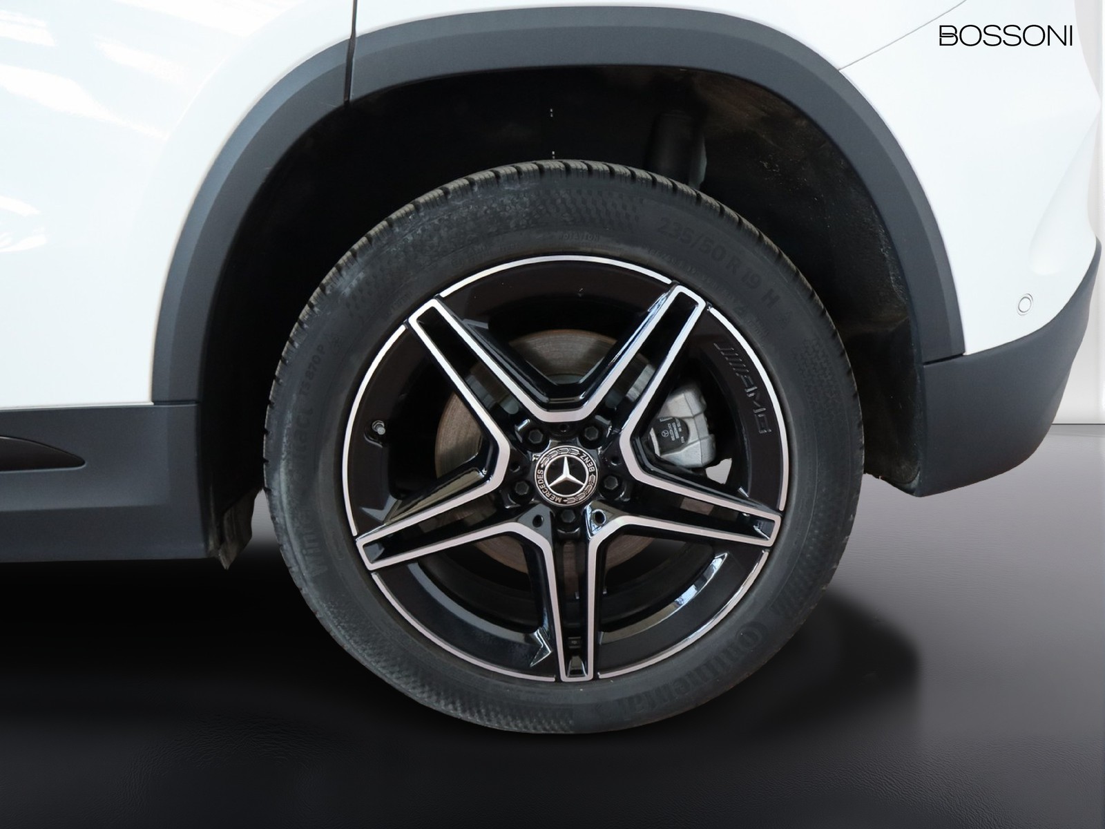 4 - Mercedes GLA 250 e plug in hybrid (e eq-power) premium 8g-dct