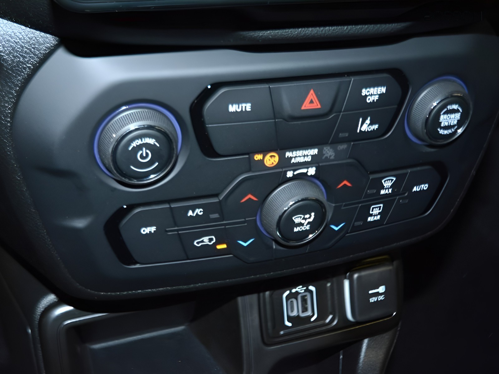 11 - Jeep Renegade 1.5 turbo t4 mhev altitude 2wd dct