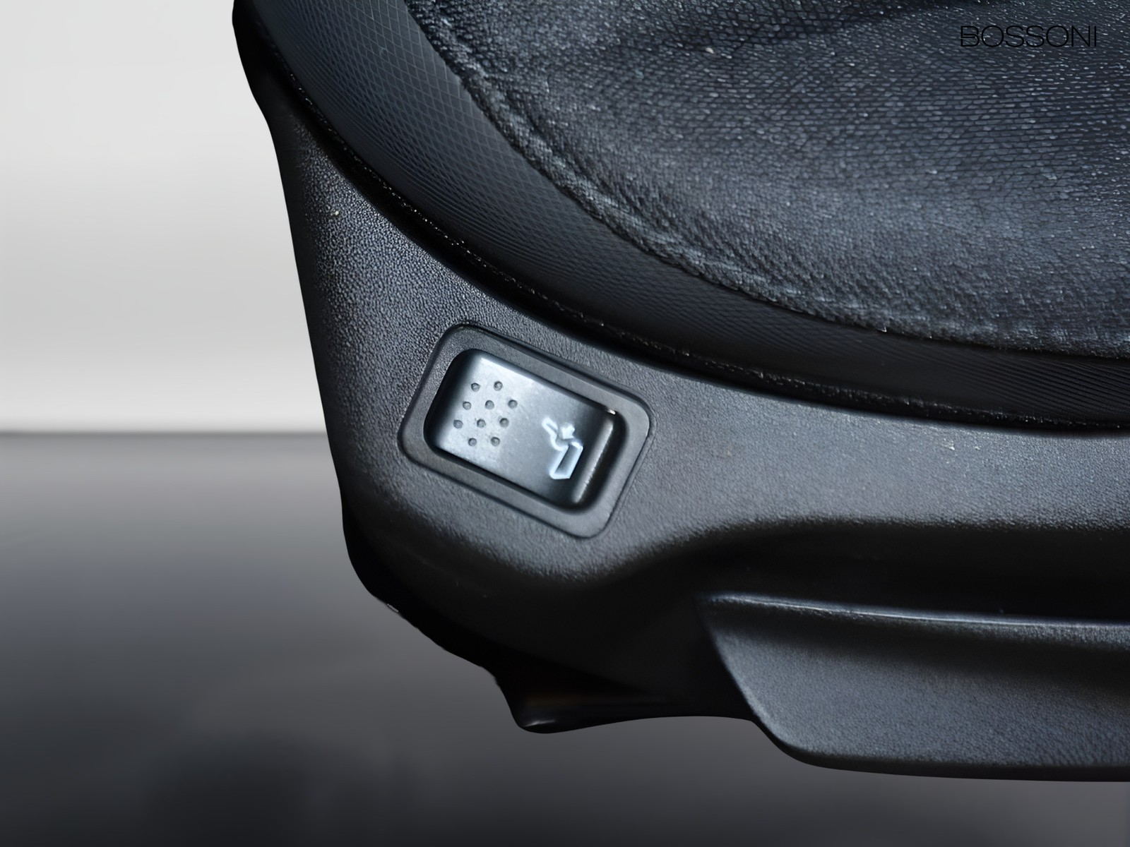 18 - Jeep Renegade 1.5 turbo t4 mhev altitude 2wd dct