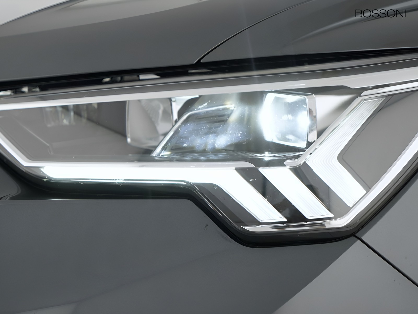 6 - Audi Q3 35 2.0 tdi s line edition s tronic