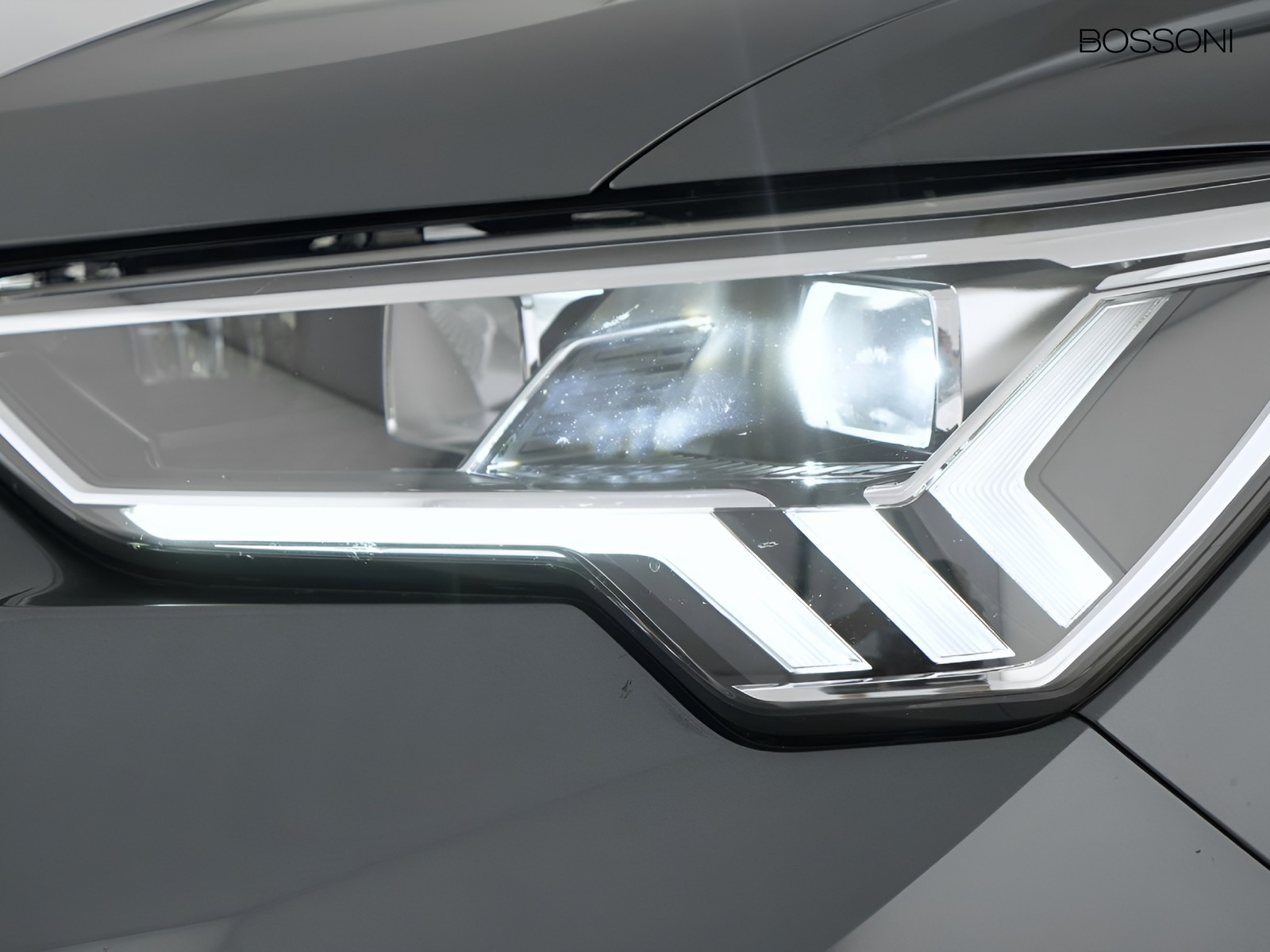 6 - Audi Q3 35 2.0 tdi s line edition s tronic