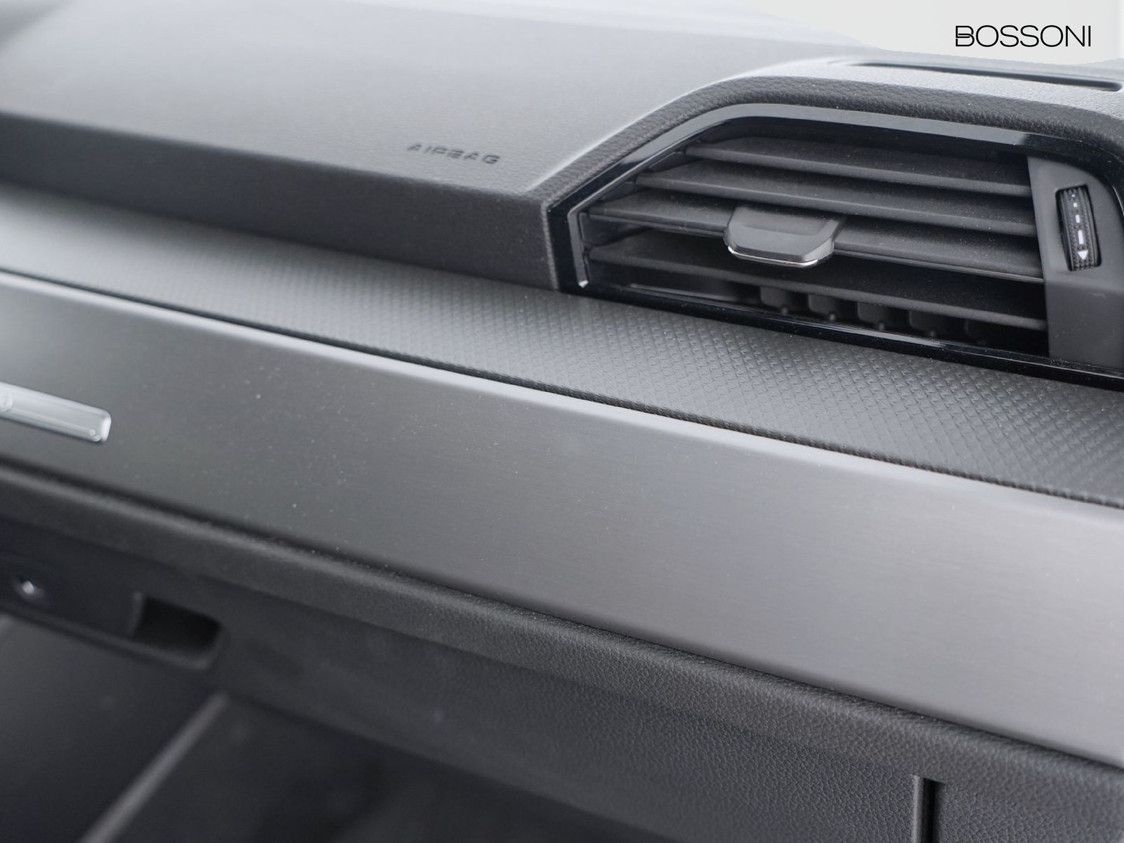 18 - Audi Q3 35 2.0 tdi s line edition s tronic