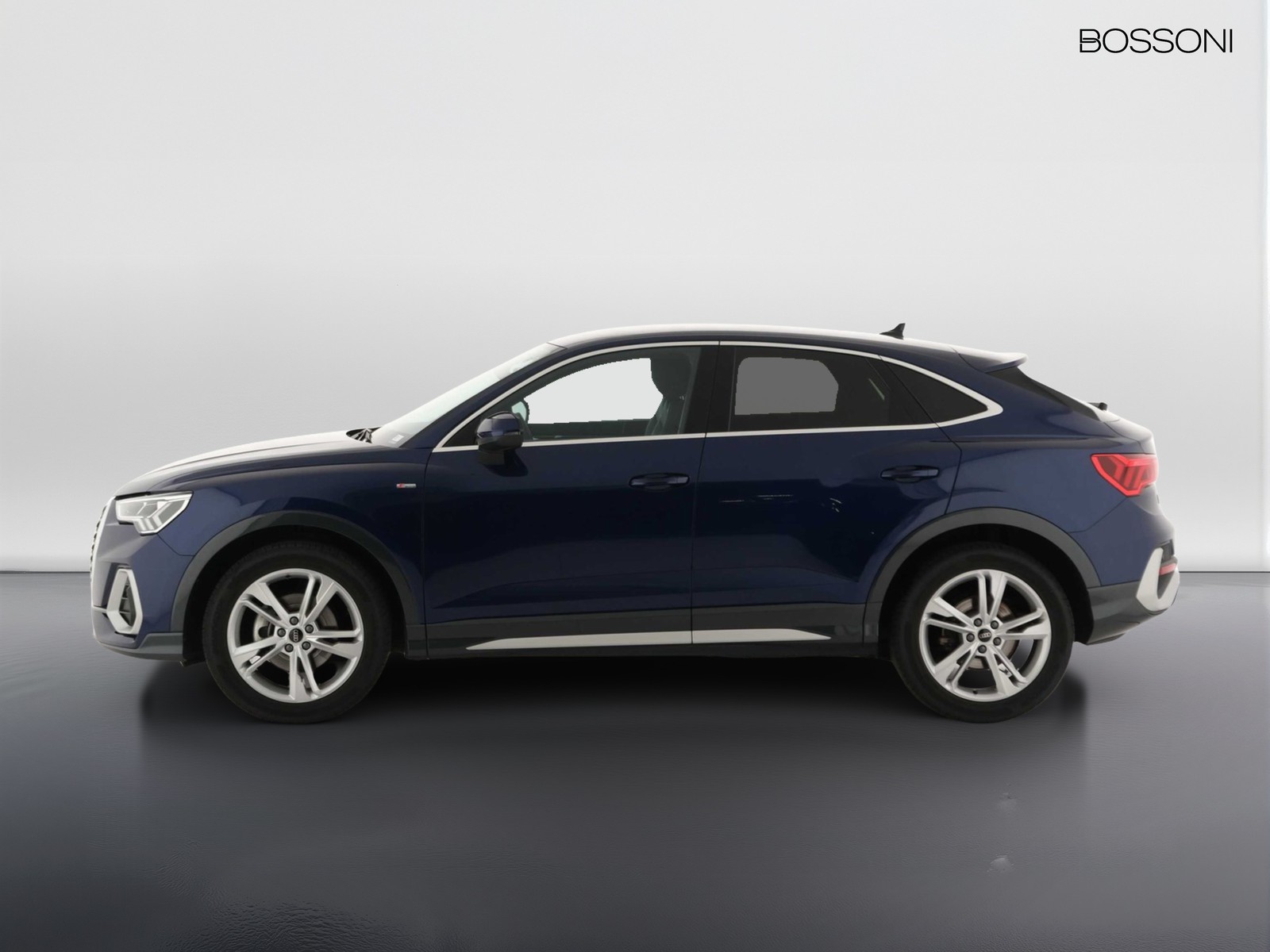 16 - Audi Q3 sportback 35 2.0 tdi s line edition s tronic