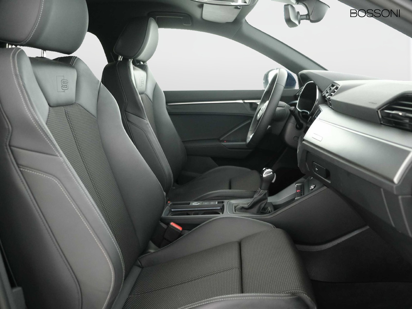 32 - Audi Q3 sportback 35 2.0 tdi s line edition s tronic