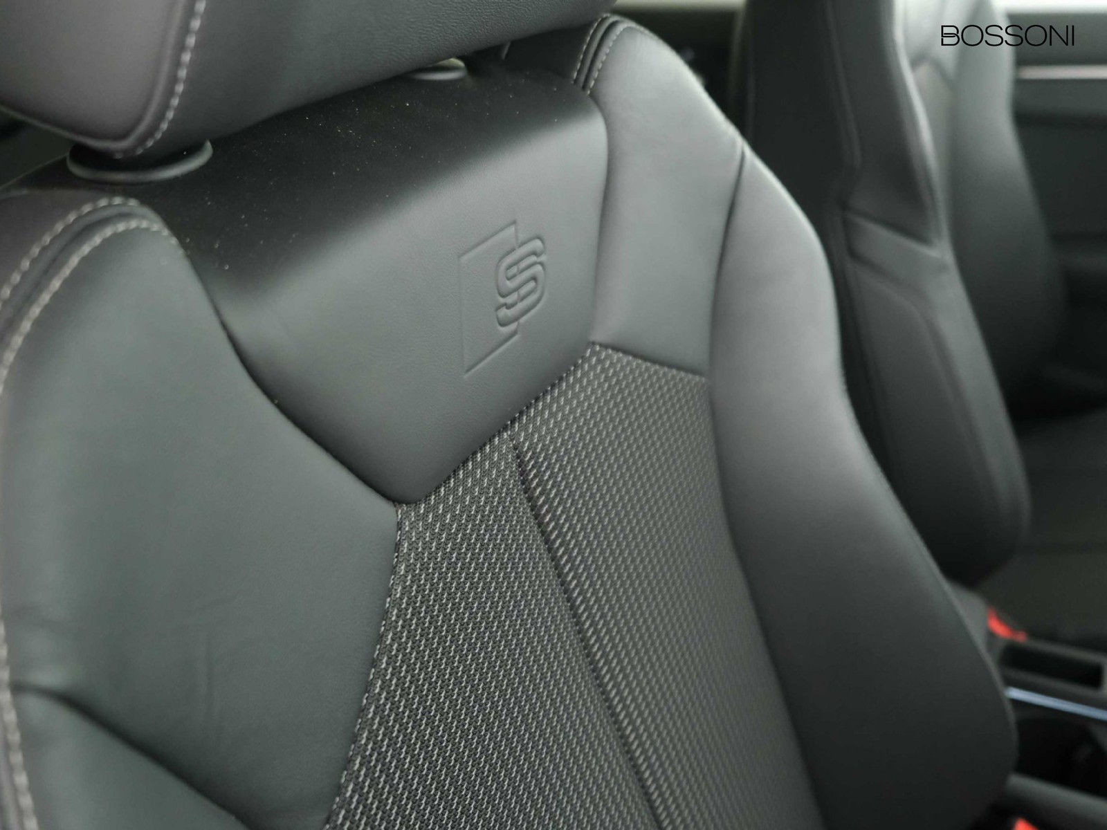 33 - Audi Q3 sportback 35 2.0 tdi s line edition s tronic