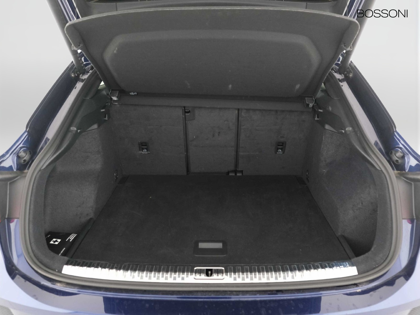 38 - Audi Q3 sportback 35 2.0 tdi s line edition s tronic