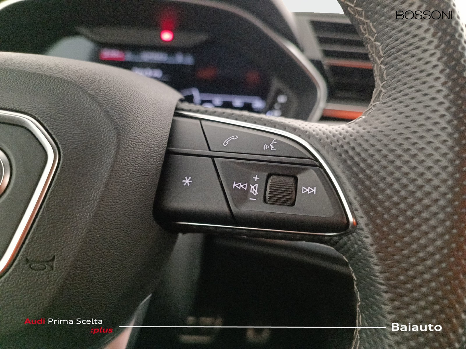 17 - Audi Q3 sportback 35 2.0 tdi s line edition s tronic