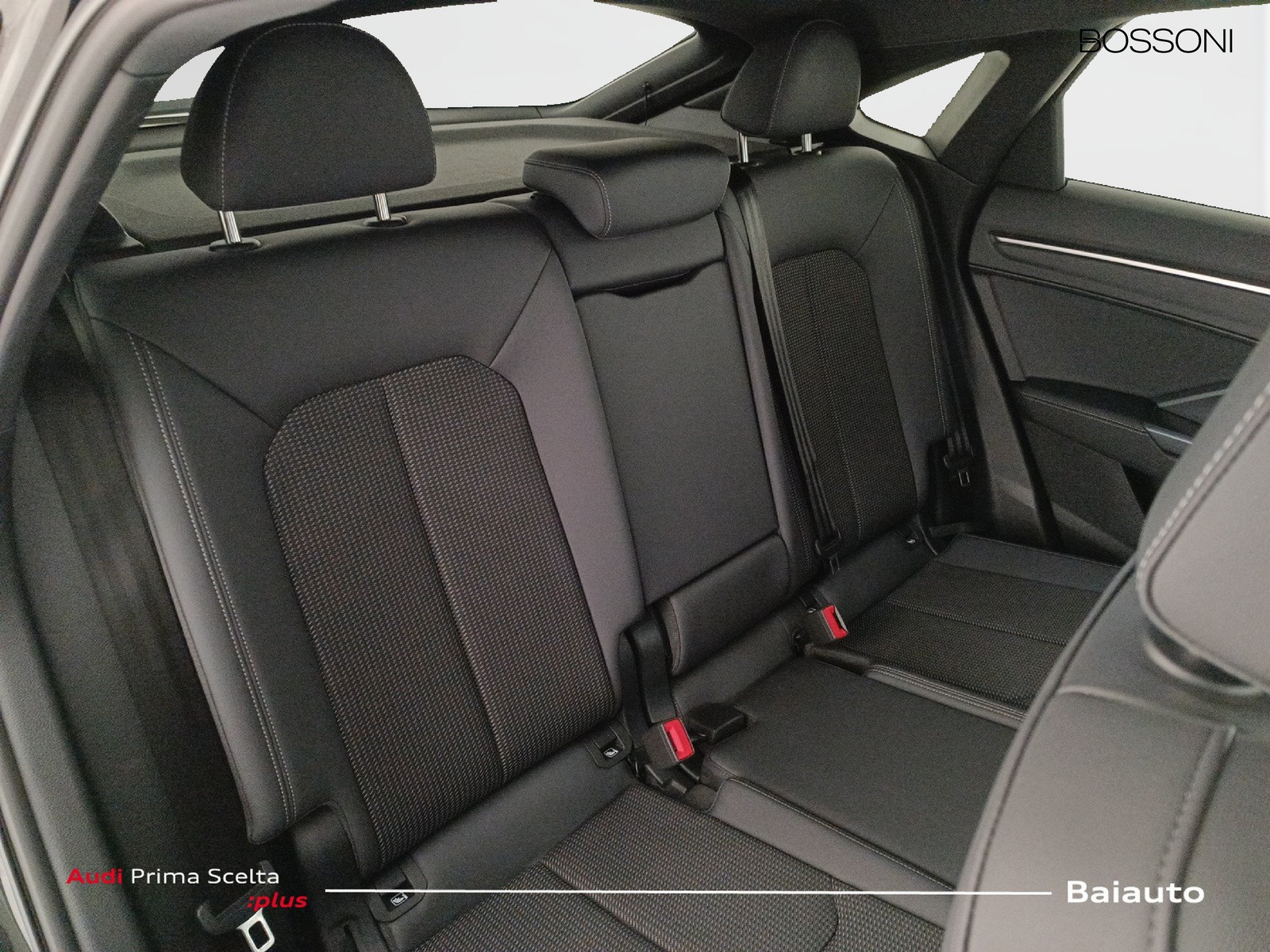 23 - Audi Q3 sportback 35 2.0 tdi s line edition s tronic