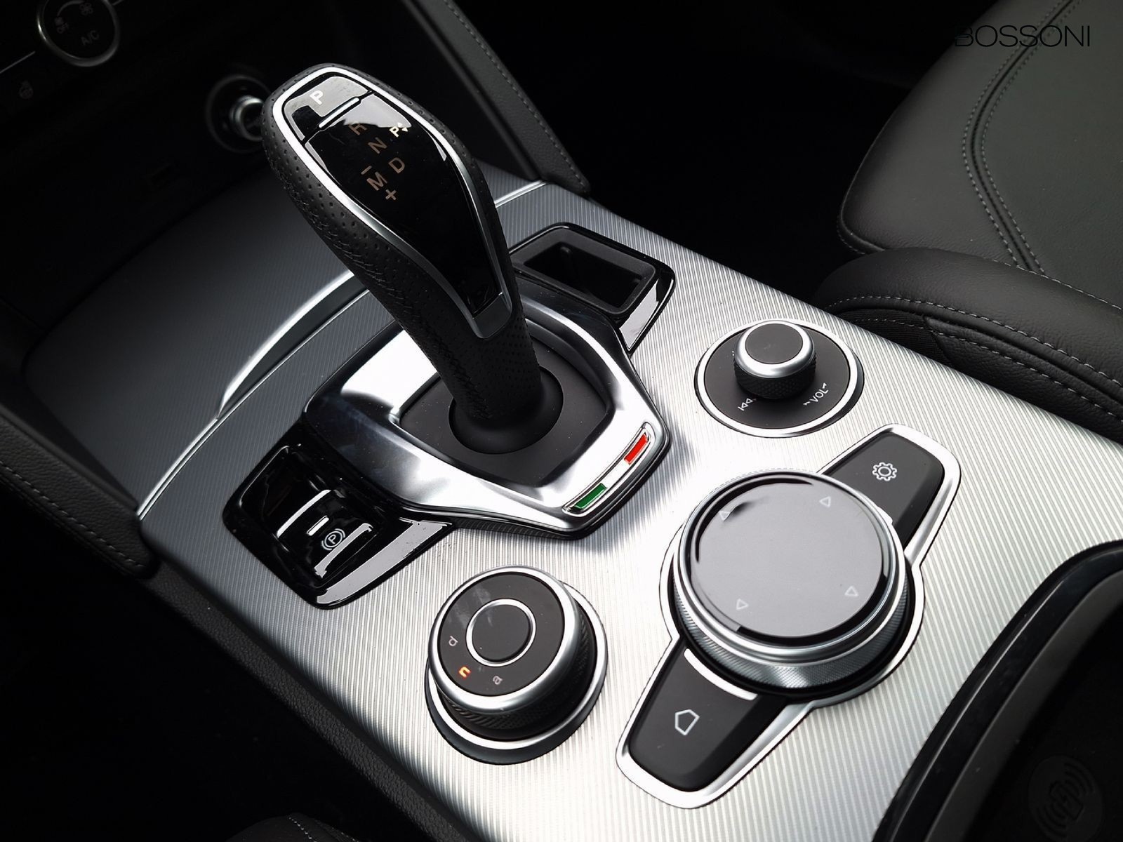 18 - Alfa Romeo Stelvio 2.2 turbo 210cv veloce q4 at8