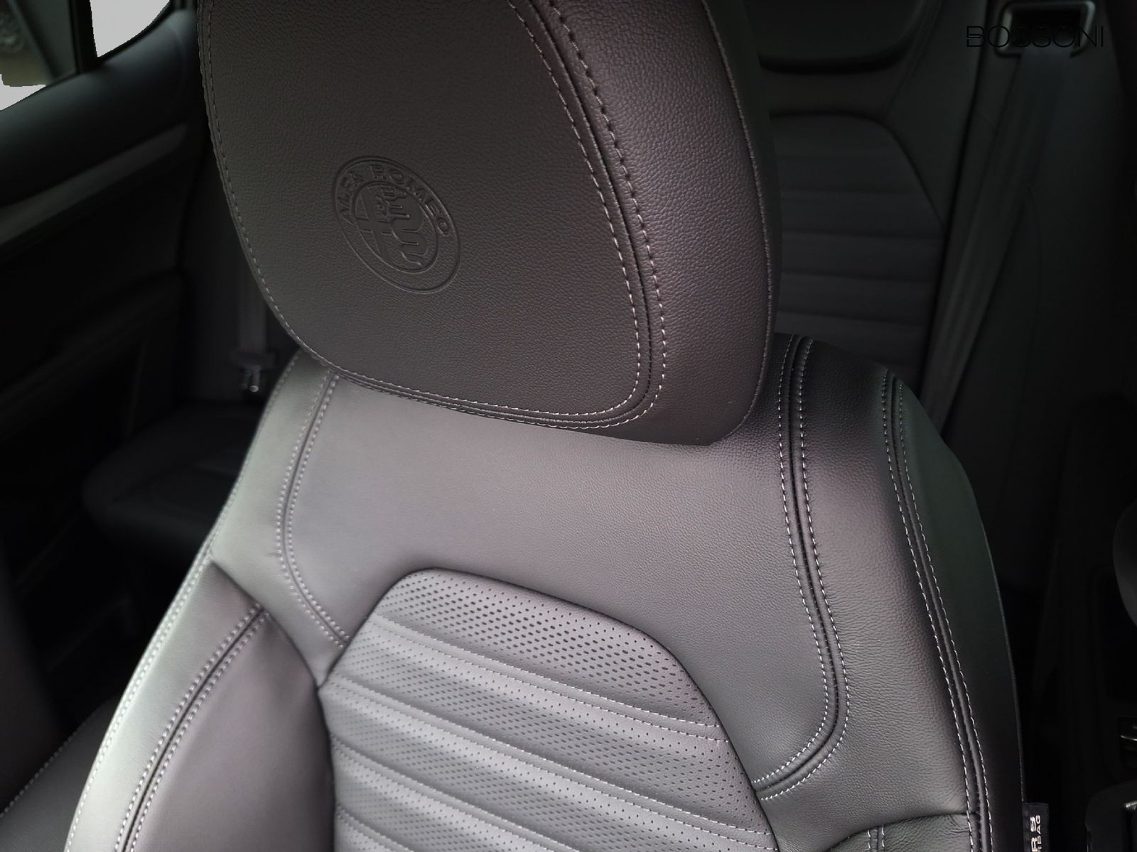 23 - Alfa Romeo Stelvio 2.2 turbo 210cv veloce q4 at8