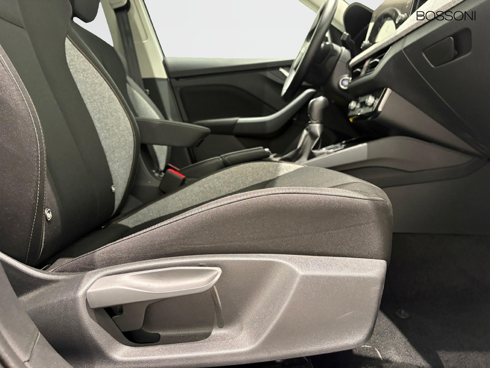10 - Skoda Kamiq 1.0 tsi 115cv black dots