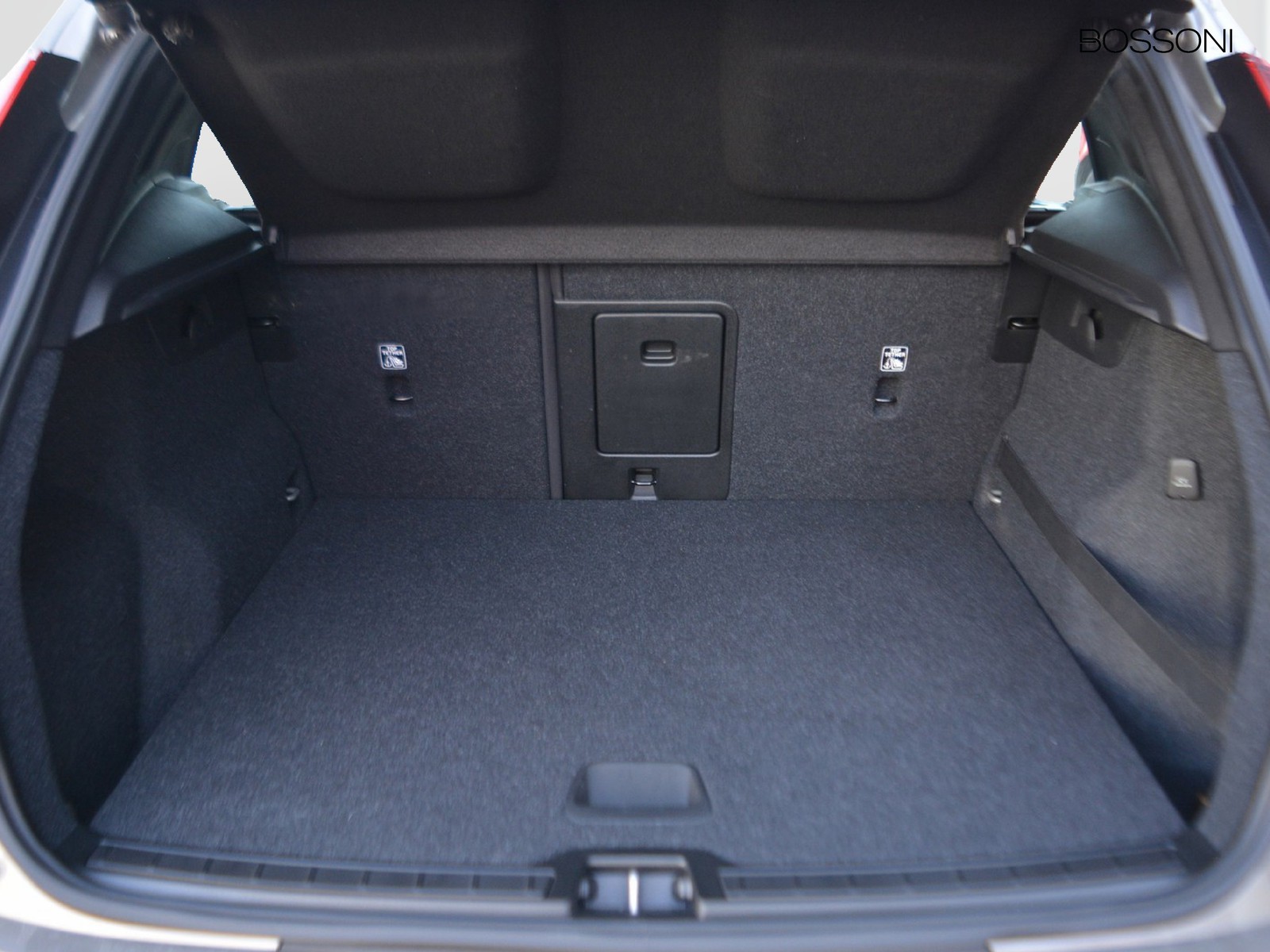 16 - Volvo XC40 1.5 t5 recharge plug-in-hybrid inscription expression geartronic my21