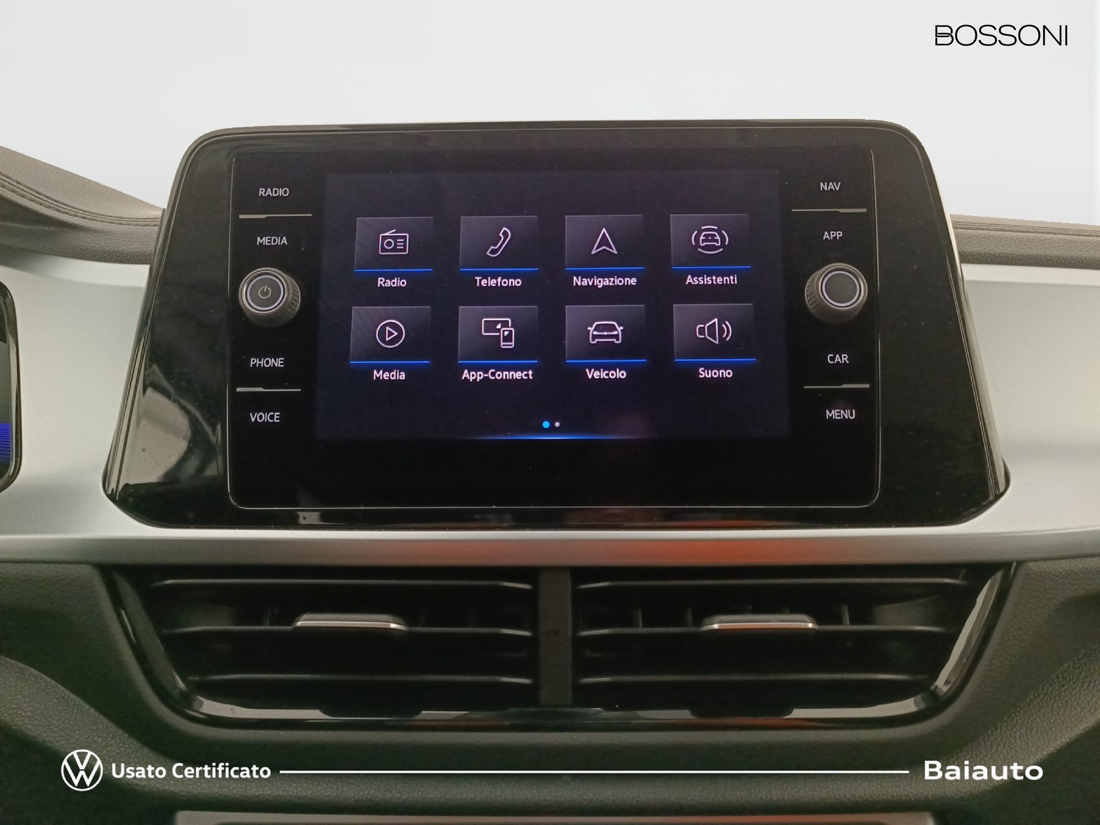 10 - Volkswagen T-Roc 1.0 tsi 110cv life