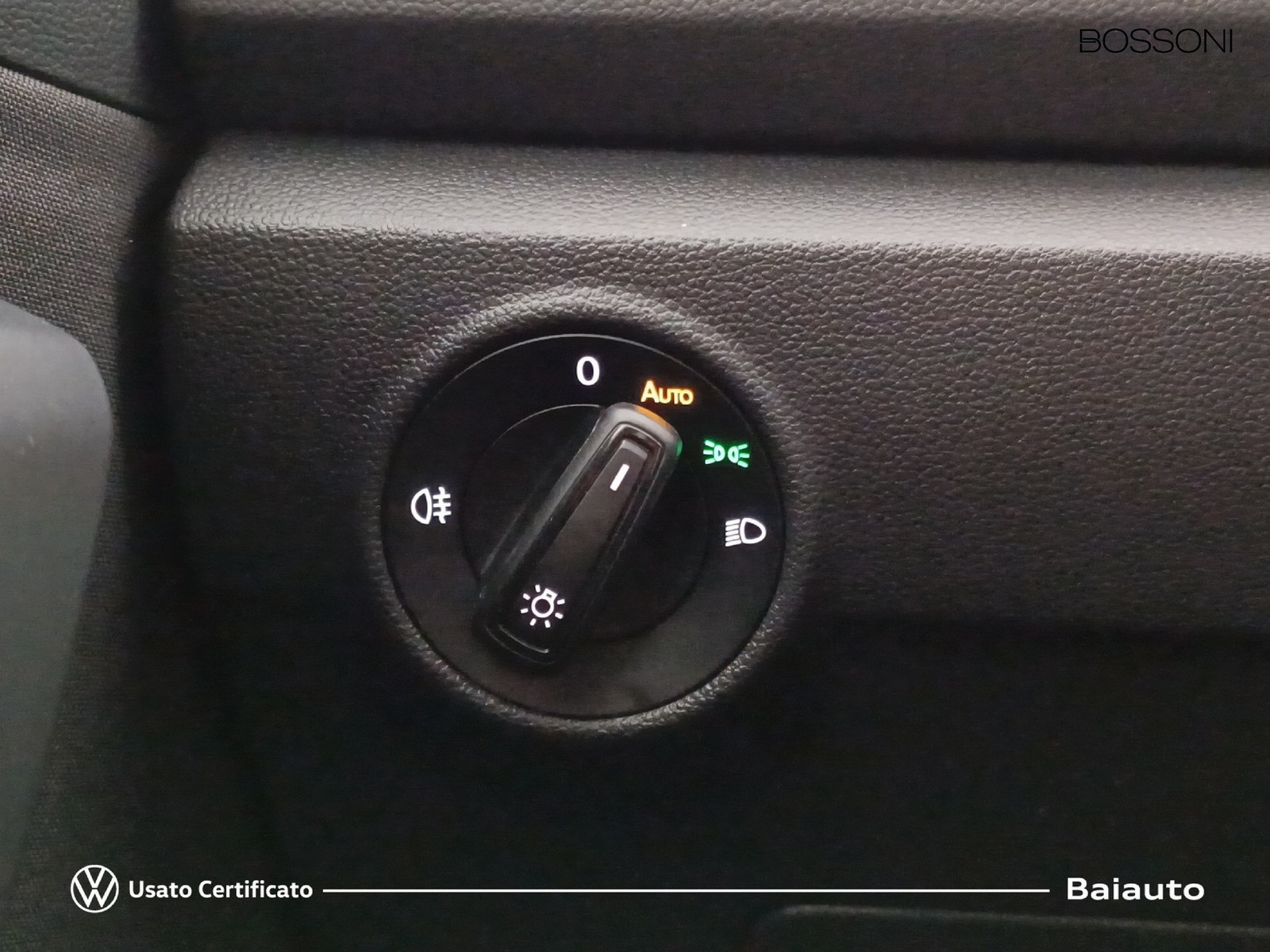 17 - Volkswagen T-Roc 1.0 tsi 110cv life