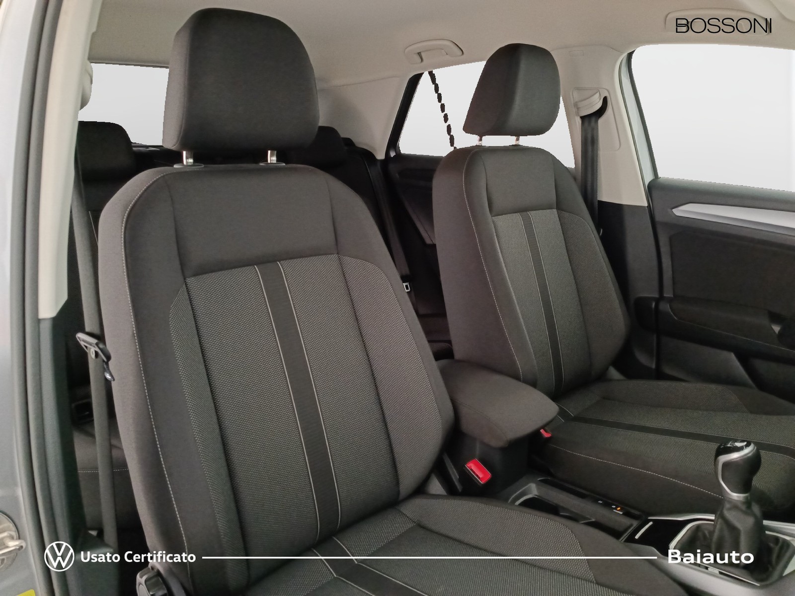 20 - Volkswagen T-Roc 1.0 tsi 110cv life