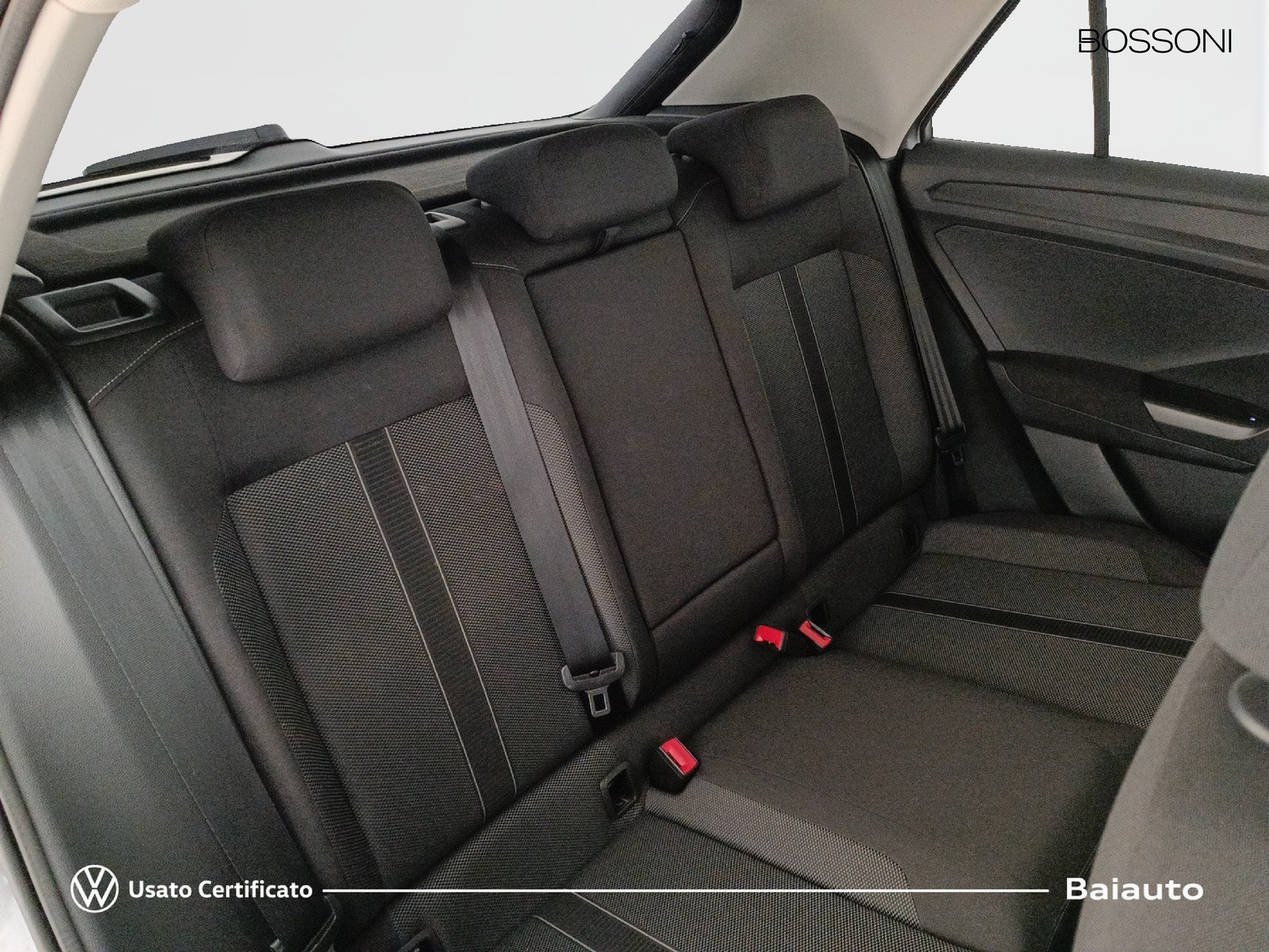 21 - Volkswagen T-Roc 1.0 tsi 110cv life