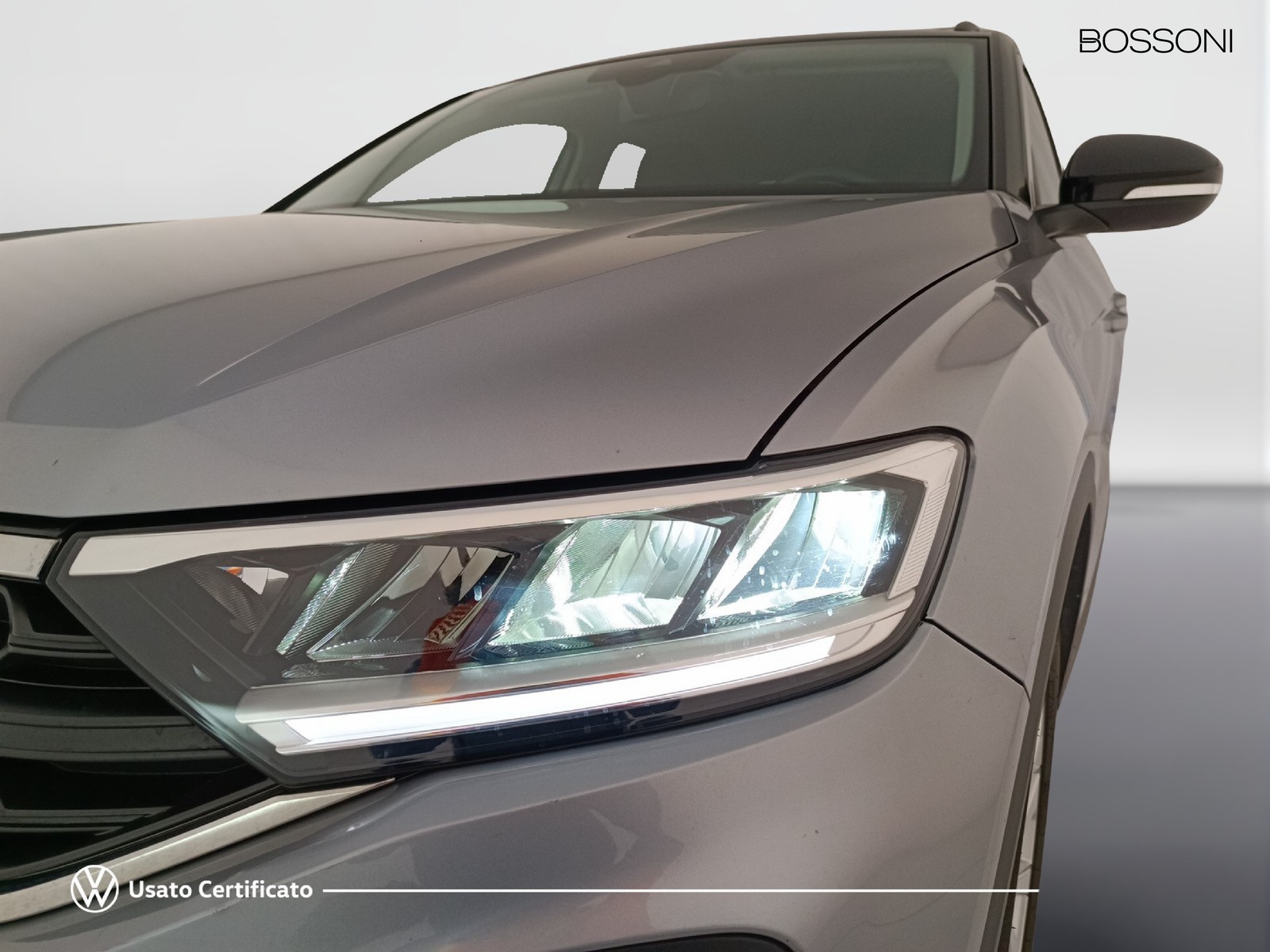 24 - Volkswagen T-Roc 1.0 tsi 110cv life