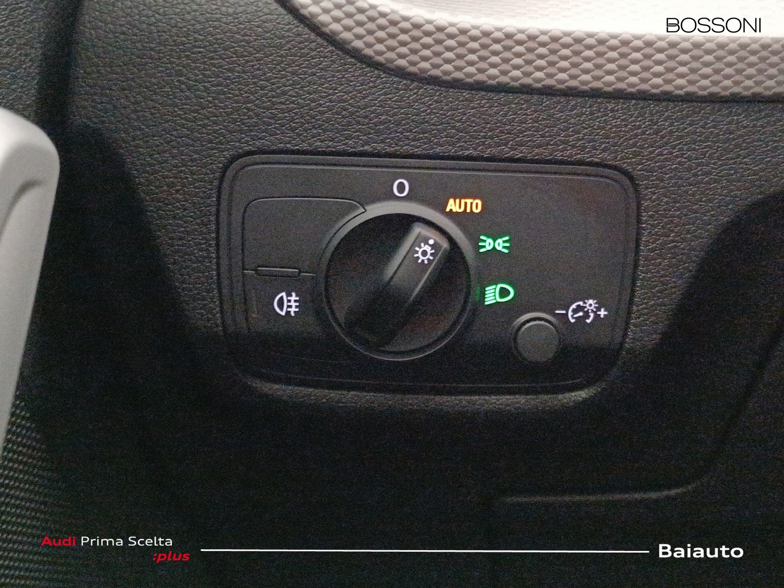 17 - Audi Q2 30 2.0 tdi admired advanced s tronic