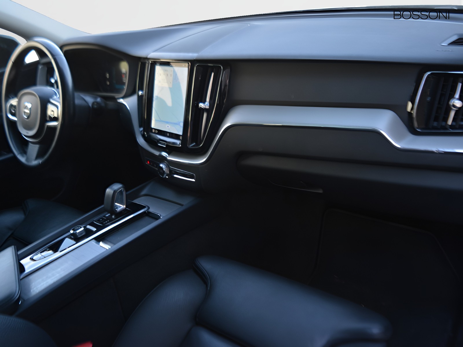 8 - Volvo XC60 2.0 b4 plus dark awd automatico