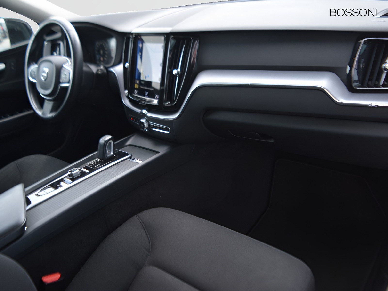 9 - Volvo XC60 2.0 b4 momentum awd geartronic my20