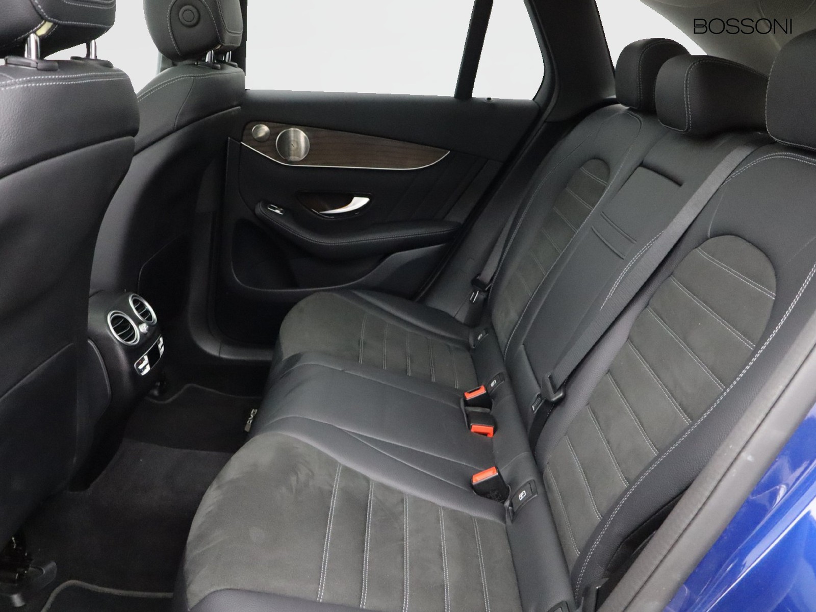 8 - Mercedes GLC suv 300 d premium 4matic 9g-tronic plus