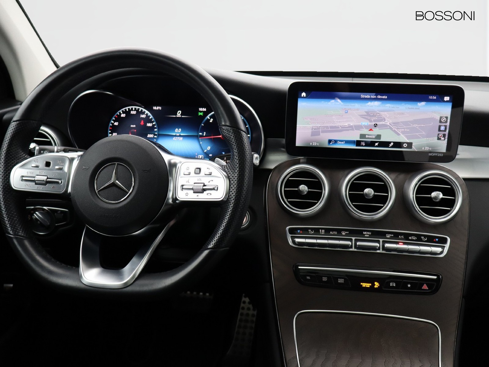 12 - Mercedes GLC suv 300 d premium 4matic 9g-tronic plus