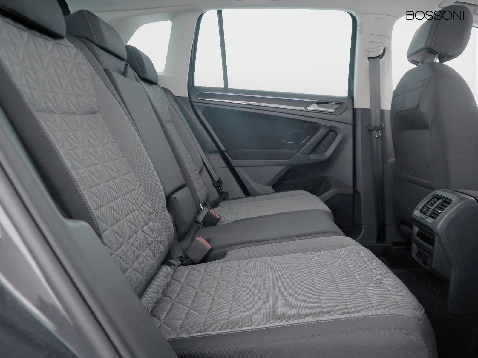 9 - Volkswagen Tiguan 2.0 tdi scr 122cv life