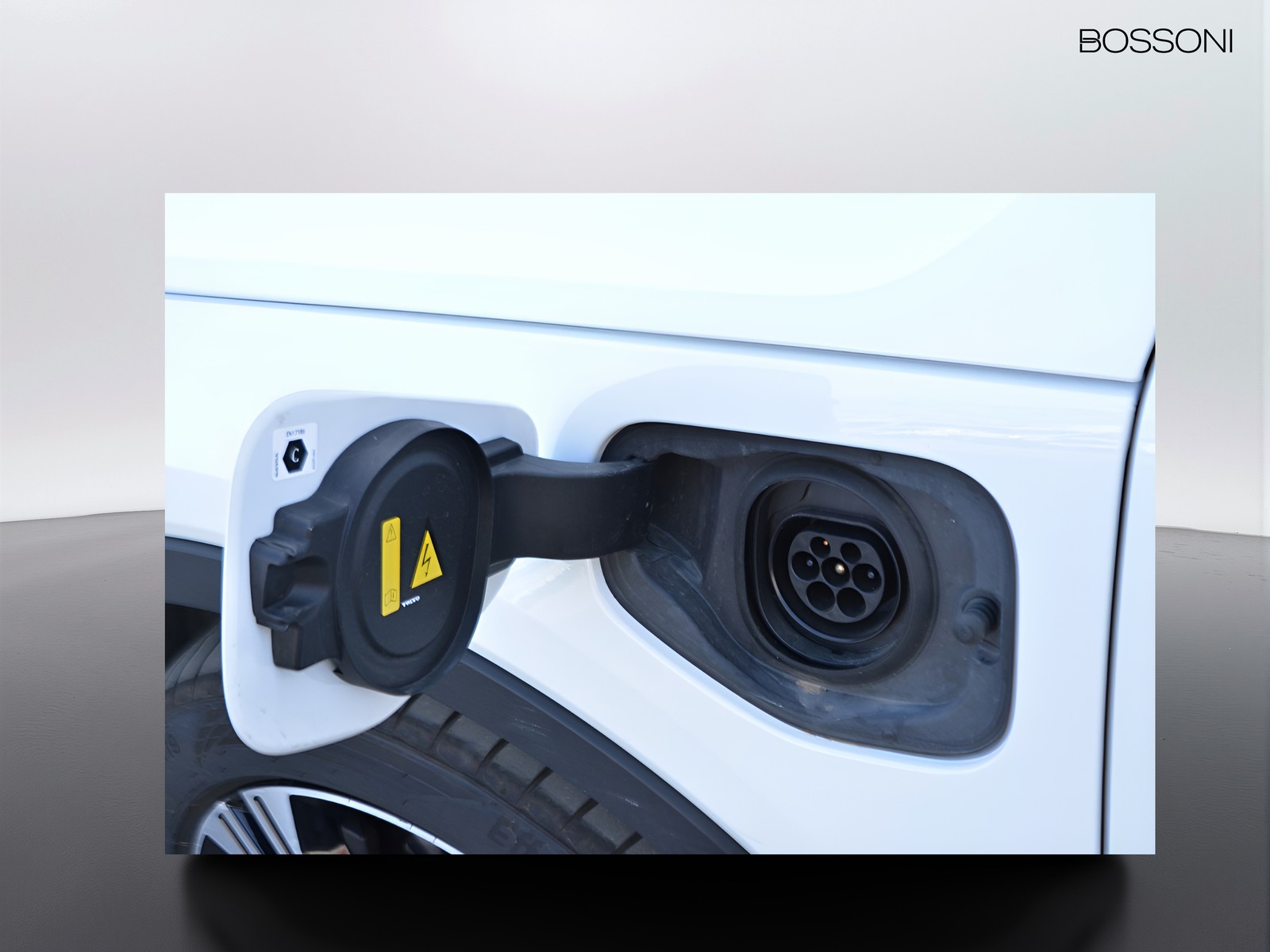 14 - Volvo XC40 1.5 t4 recharge plug-in-hybrid inscription geartronic my21